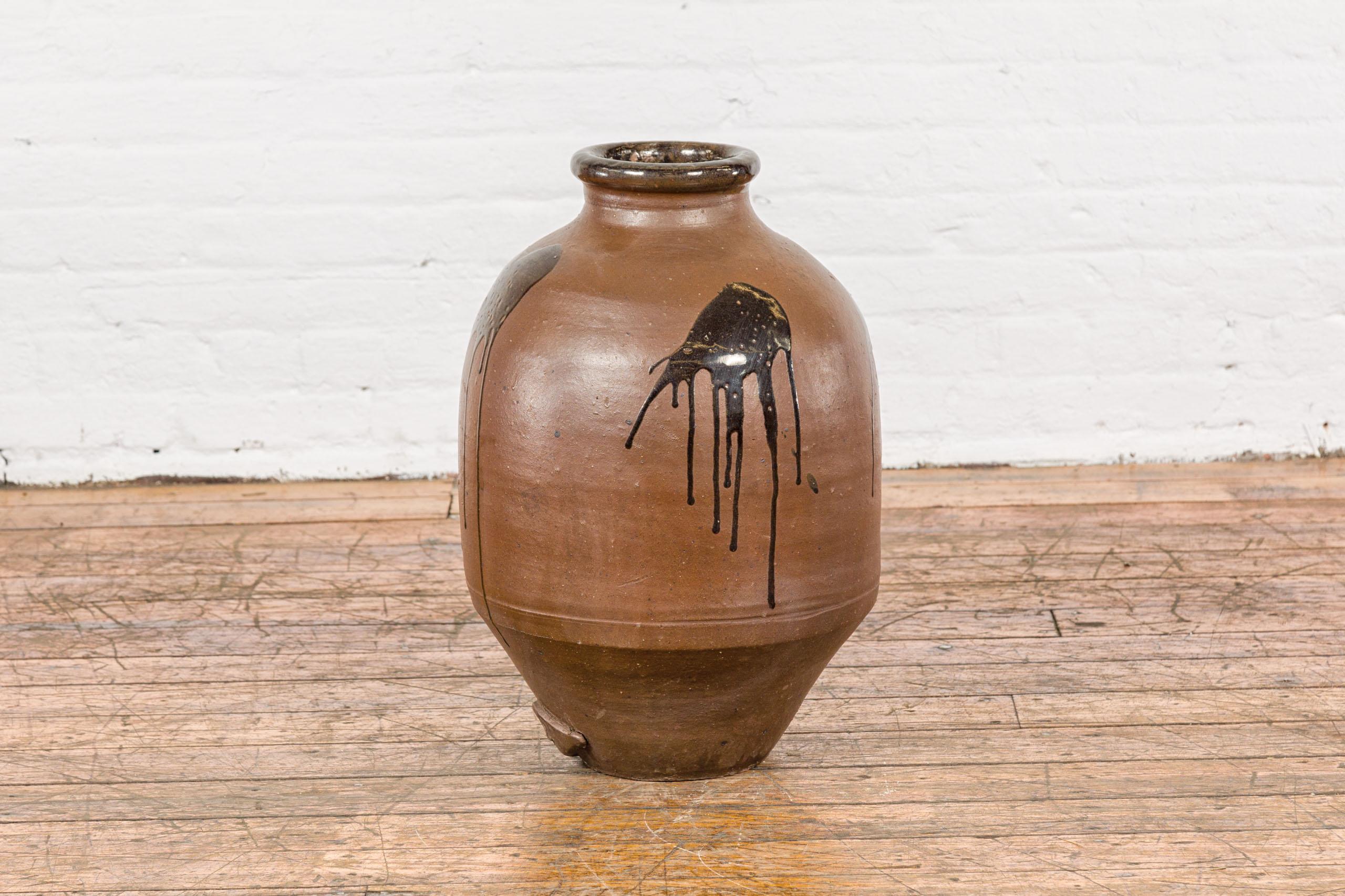 Japanese Taishō 1900s Tamba Tachikui Ware Brown Jar with Spout and Drip Glaze For Sale 5