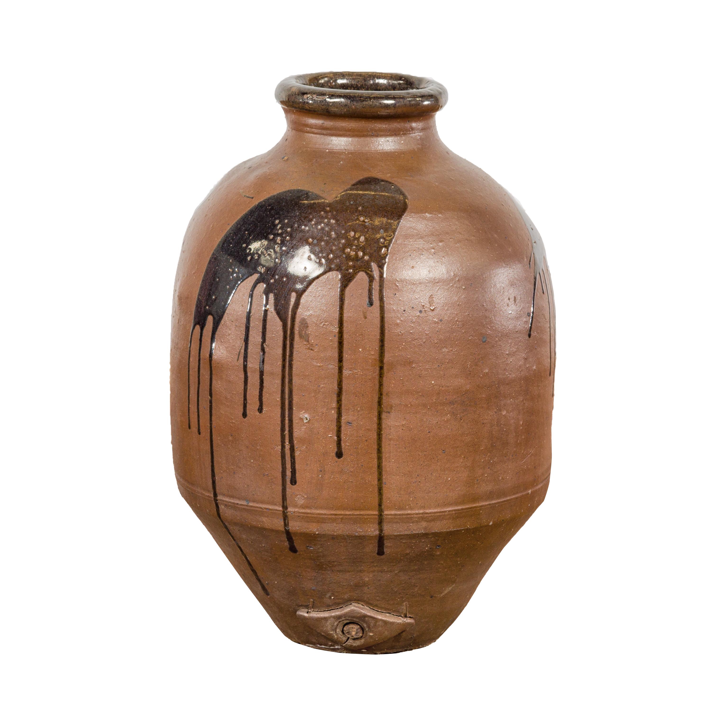 Japanese Taishō 1900s Tamba Tachikui Ware Brown Jar with Spout and Drip Glaze For Sale 9
