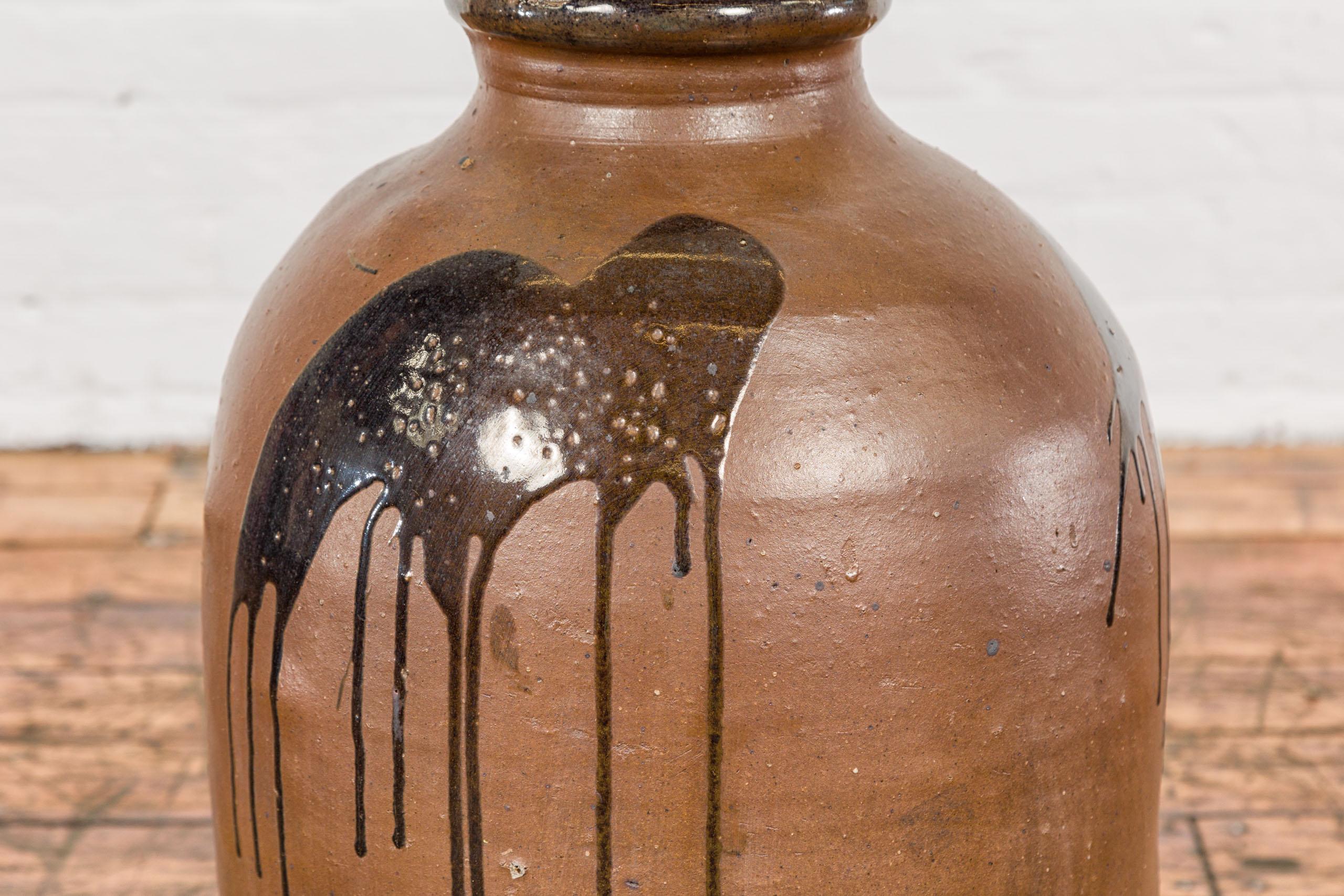 Japanese Taishō 1900s Tamba Tachikui Ware Brown Jar with Spout and Drip Glaze In Good Condition For Sale In Yonkers, NY