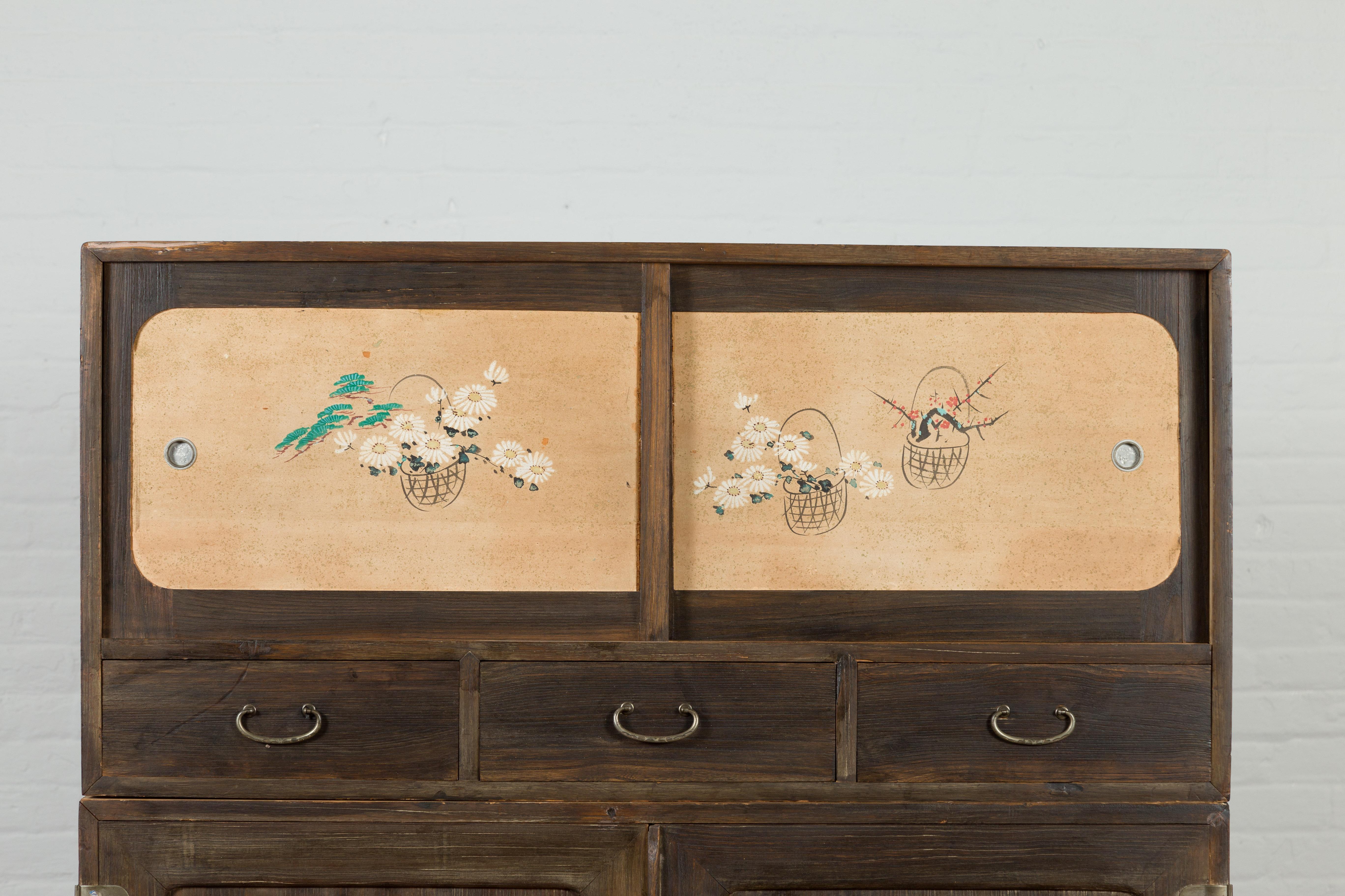 Early 20th Century Japanese Taishō Cabinet with Hand-Painted Woodblock Prints For Sale 2