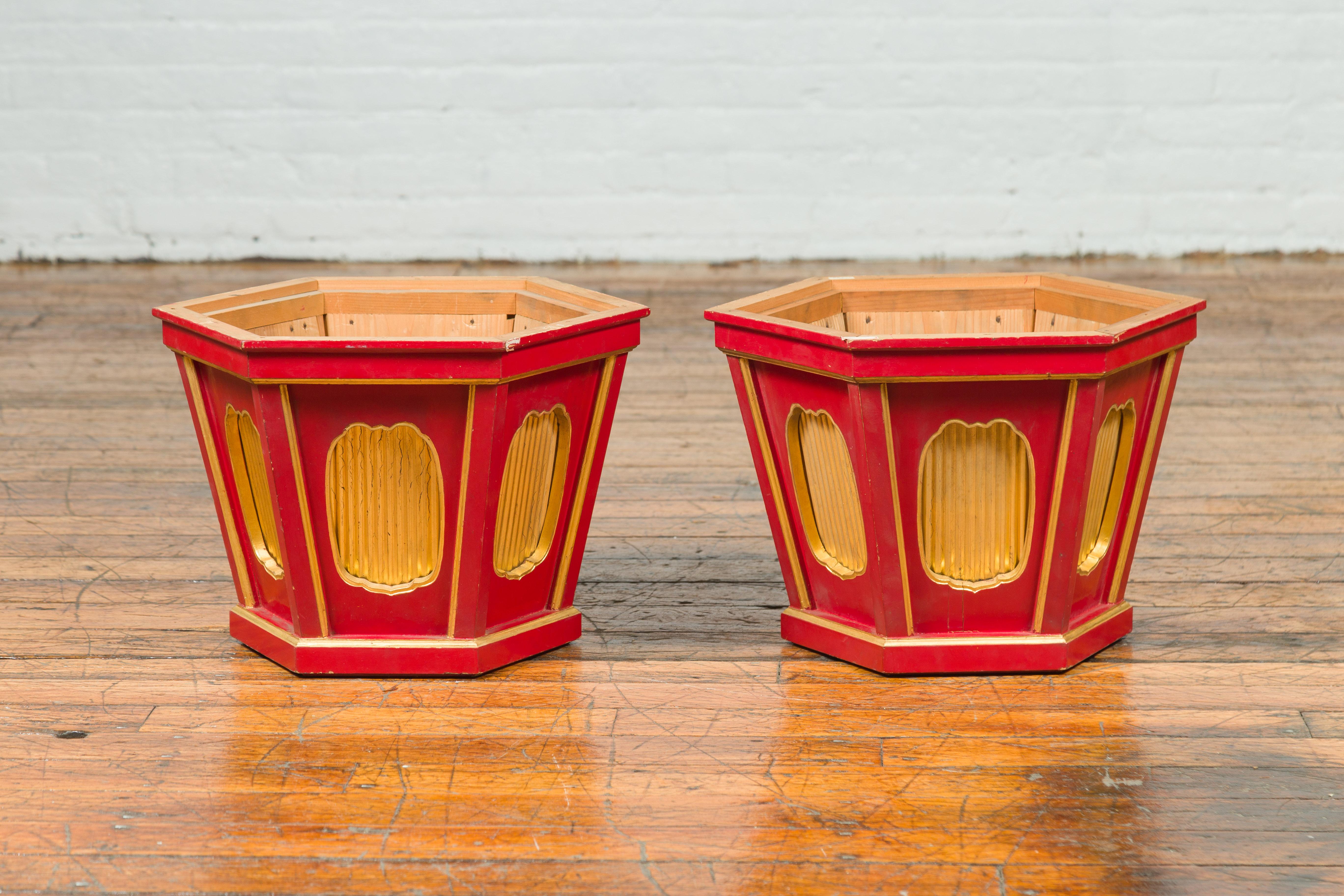 Taisho Japanese Taishō Gold and Red Lacquer Hexagonal Planters with Reeded Cartouches For Sale