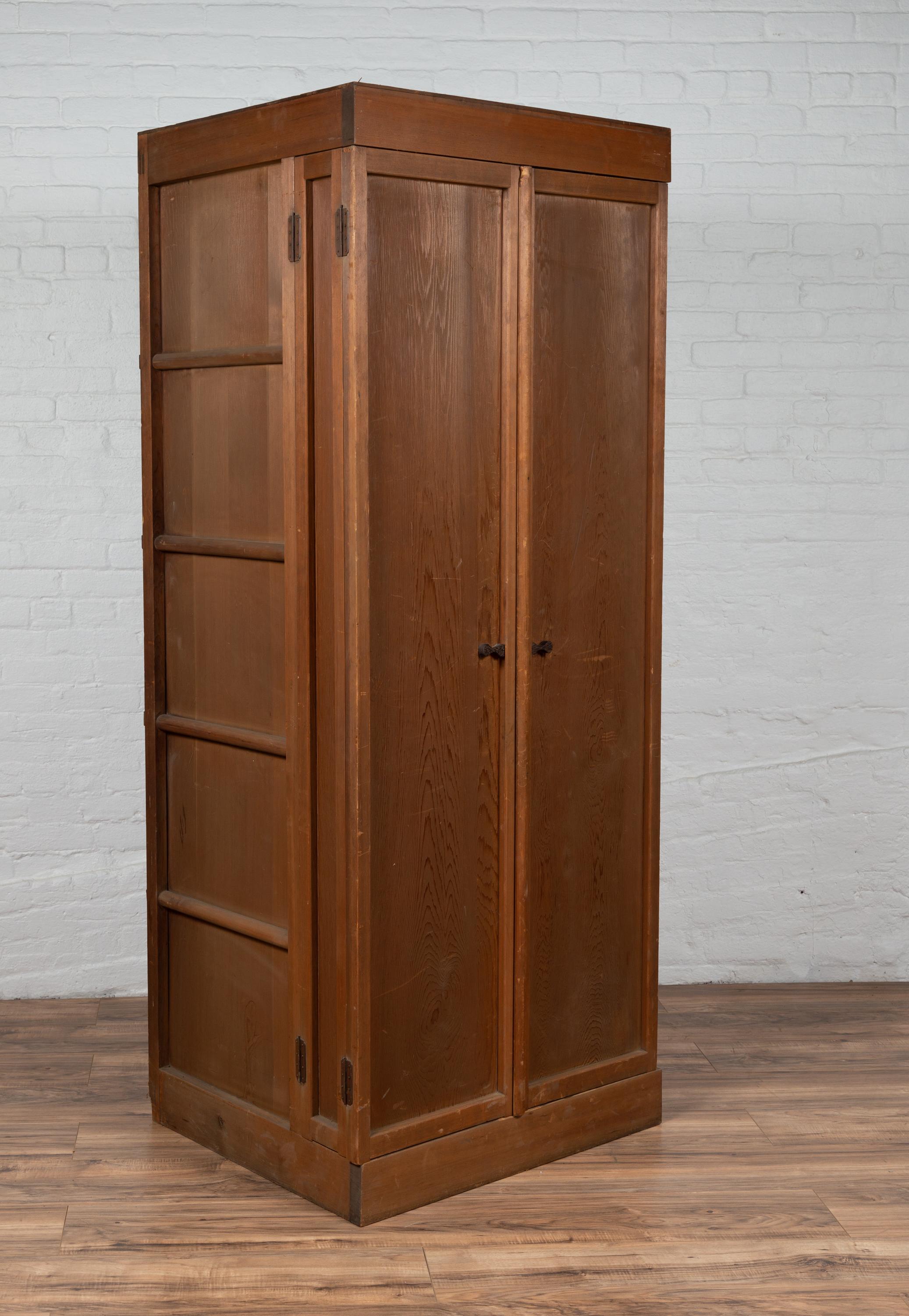 Japanese Taishō Period 1900s Hinoki Wood Armoire with Rare Design Folding Doors 3