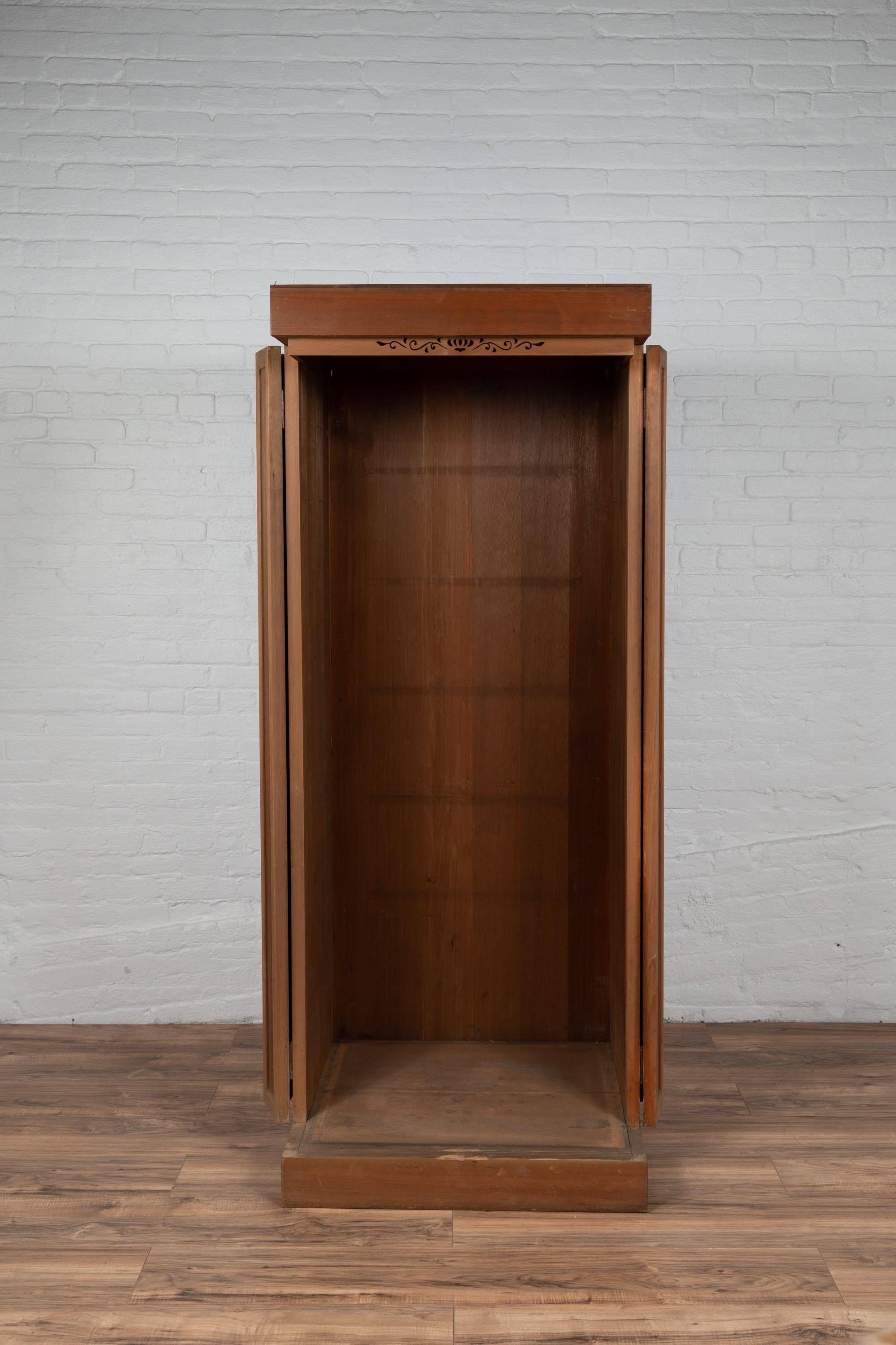 20th Century Japanese Taishō Period 1900s Hinoki Wood Armoire with Rare Design Folding Doors