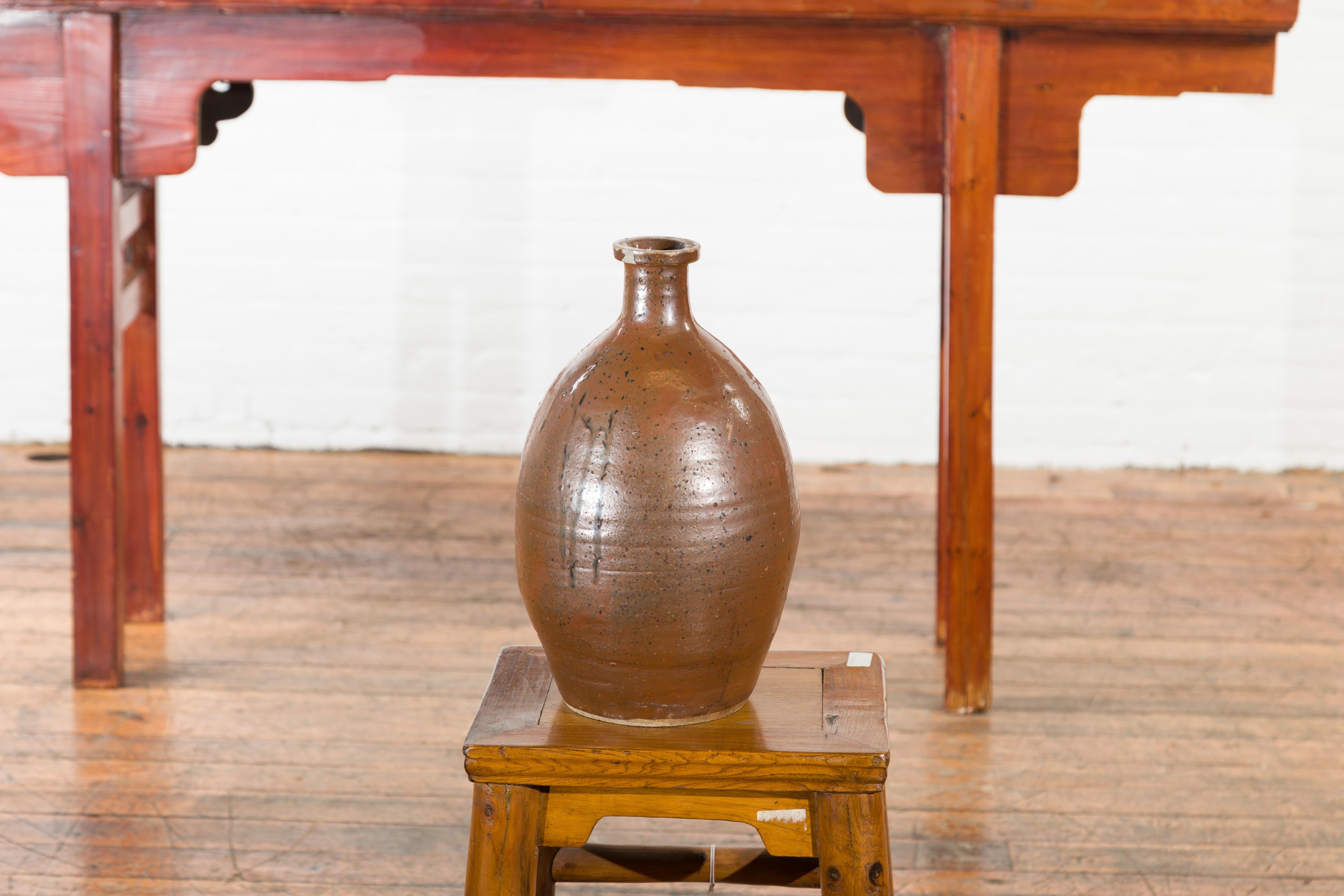 Glazed Japanese Taishō Period 1900s Tamba Tachikui Ware Brown Sake Jar with Drip Glaze For Sale