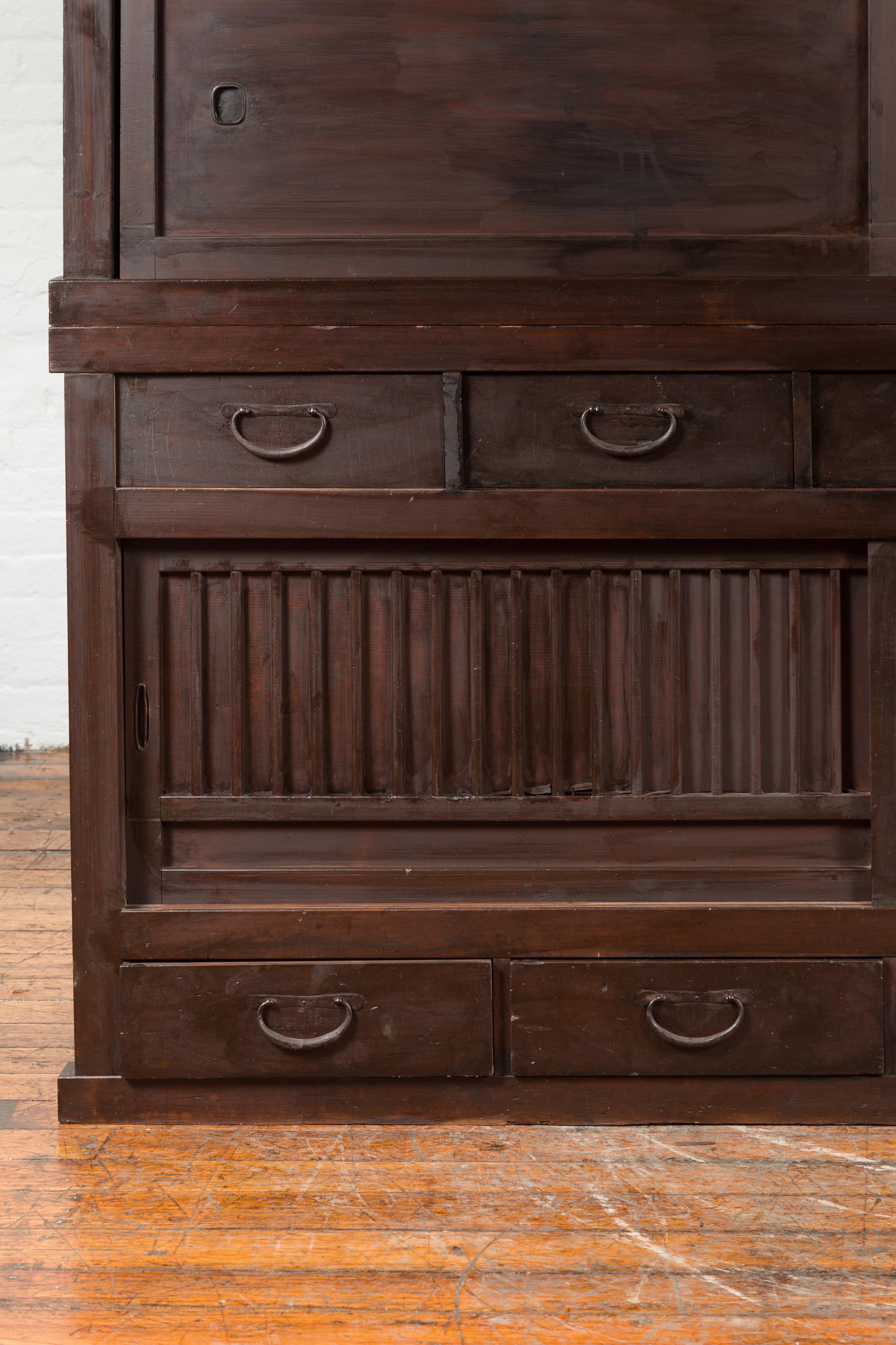 Japanese Taishō Period Early 20th Century Kiri Wood Mizuya Dansu Kitchen Cabinet For Sale 4