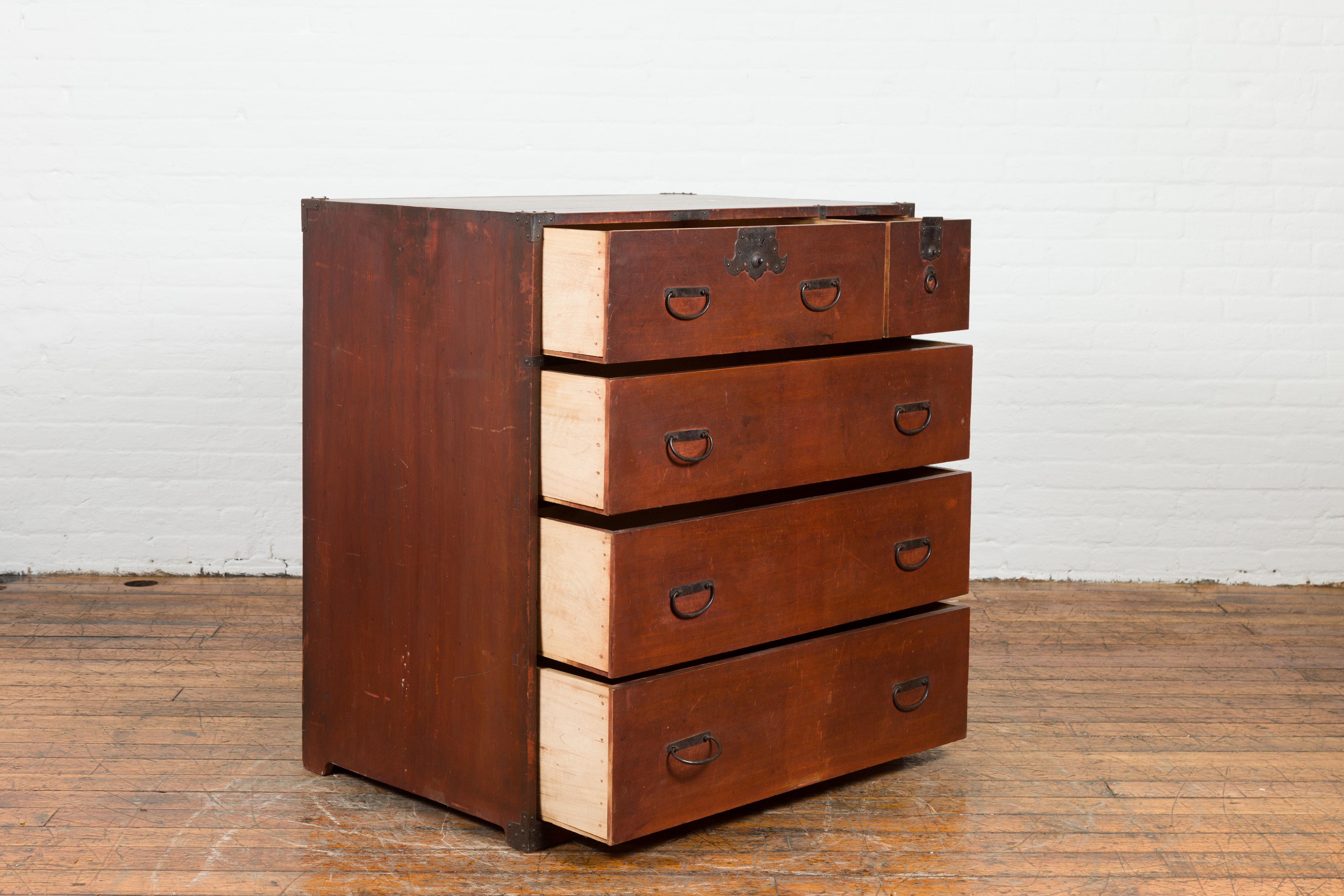 Japanese Taishō Period Early 20th Century Tansu Chest with Five Drawers For Sale 2