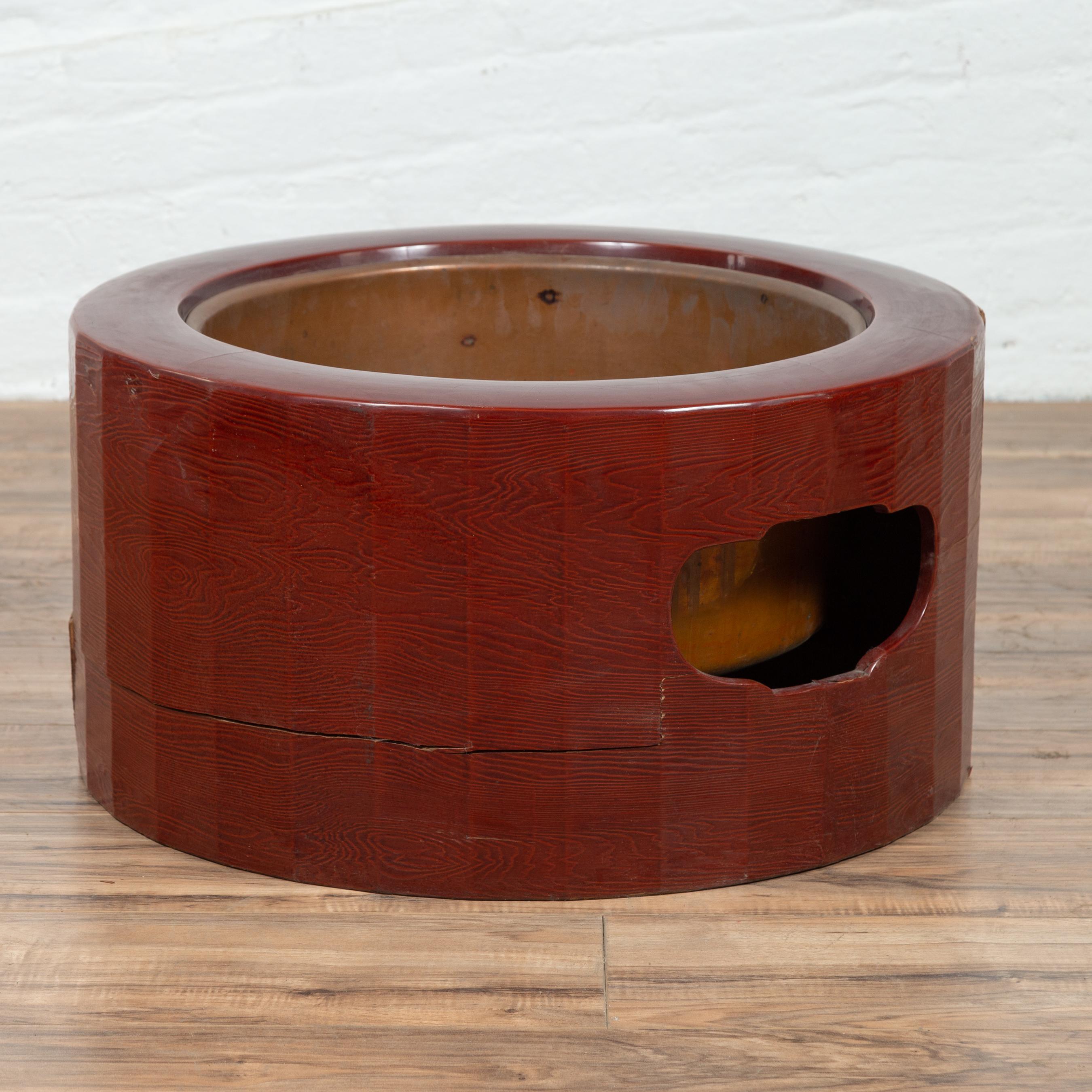 Taisho Japanese Taishō Period Early Red Lacquered Circular Hibachi, Early 20th Century For Sale