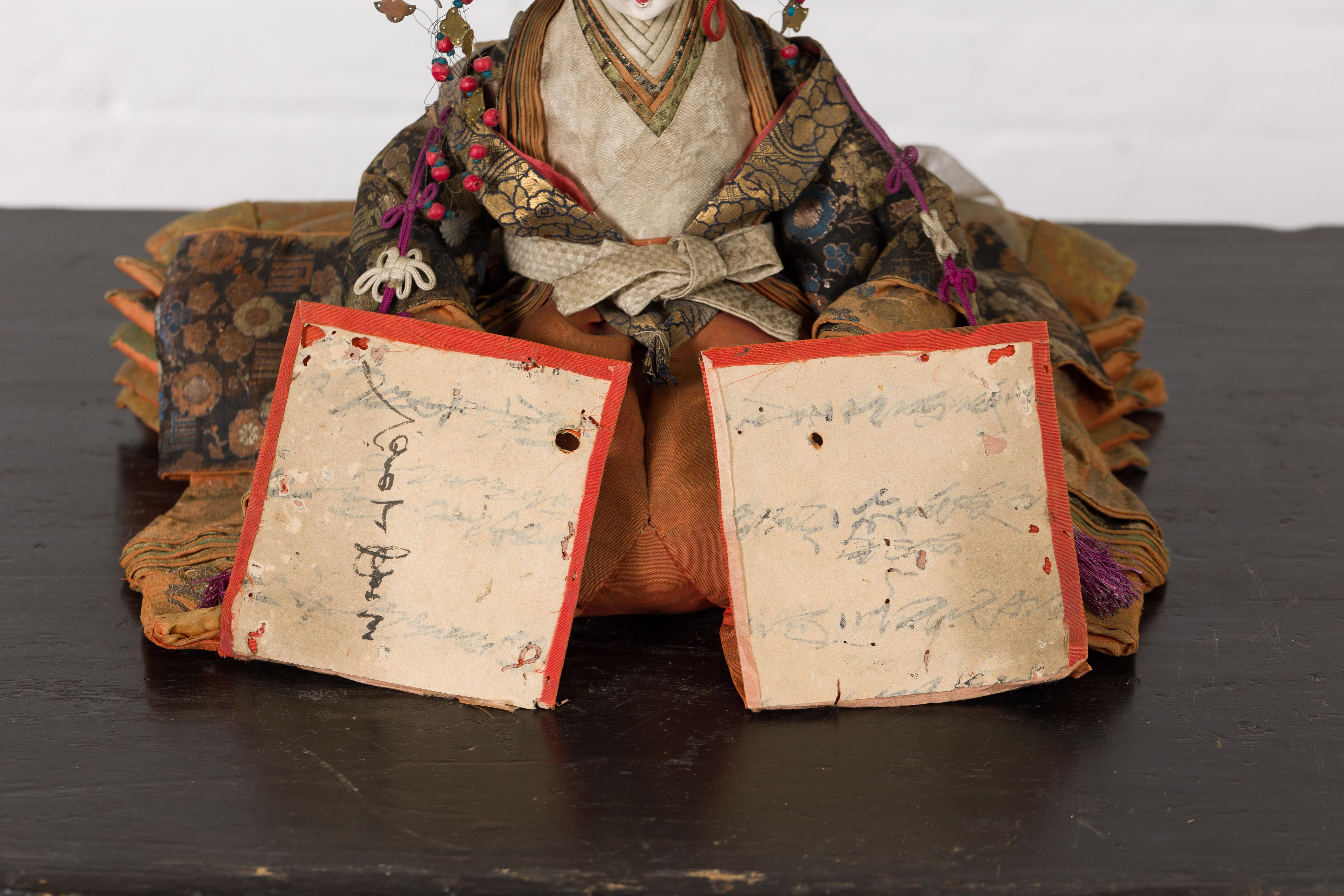 Japanese Taisho Period Sitting Doll with Silk Clothing and Ornate Headdress For Sale 2