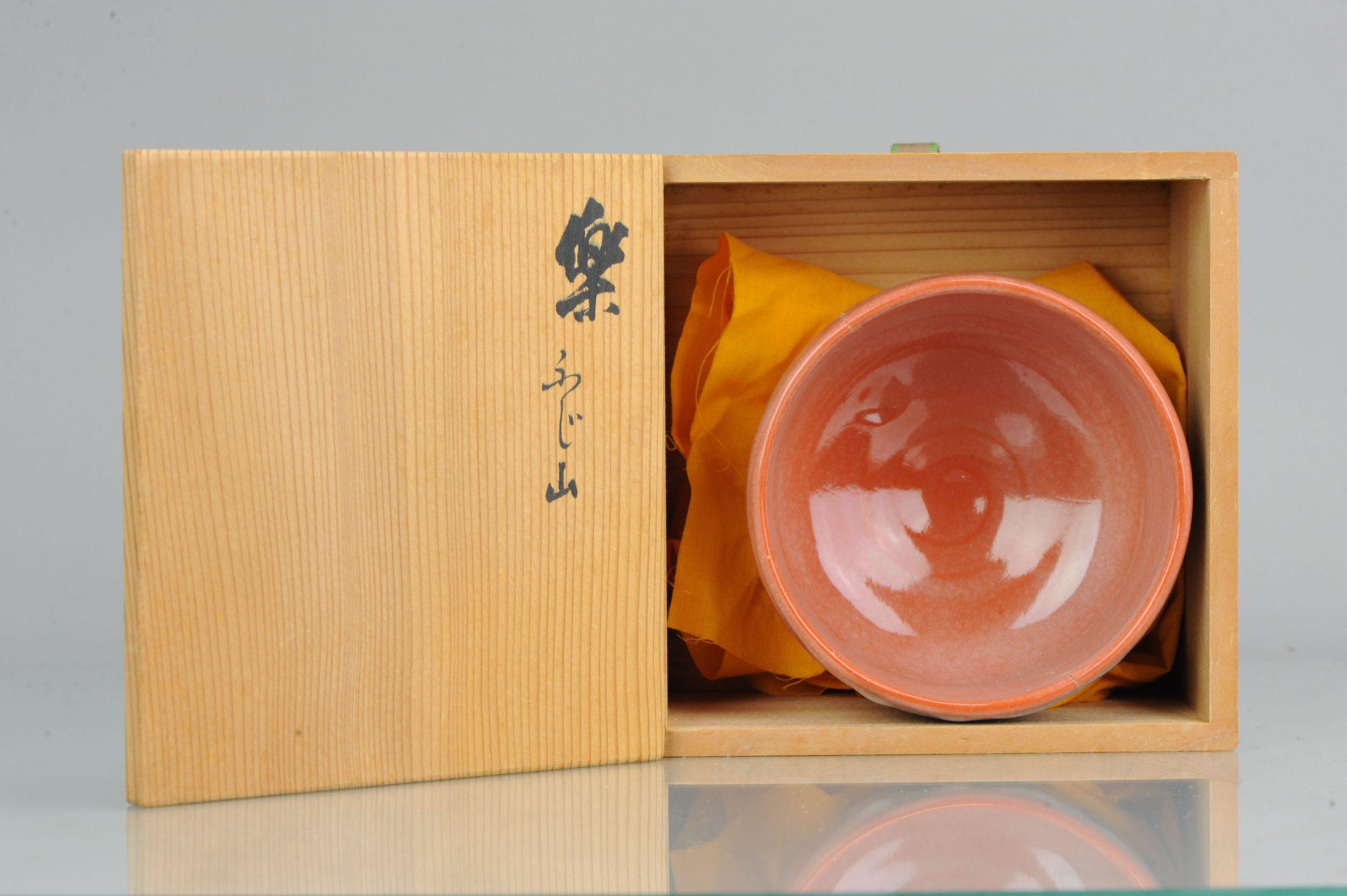 20th Century Japanese Taisho Period Tea Bowl in Tomobako, Earthenware Japan Tea For Sale