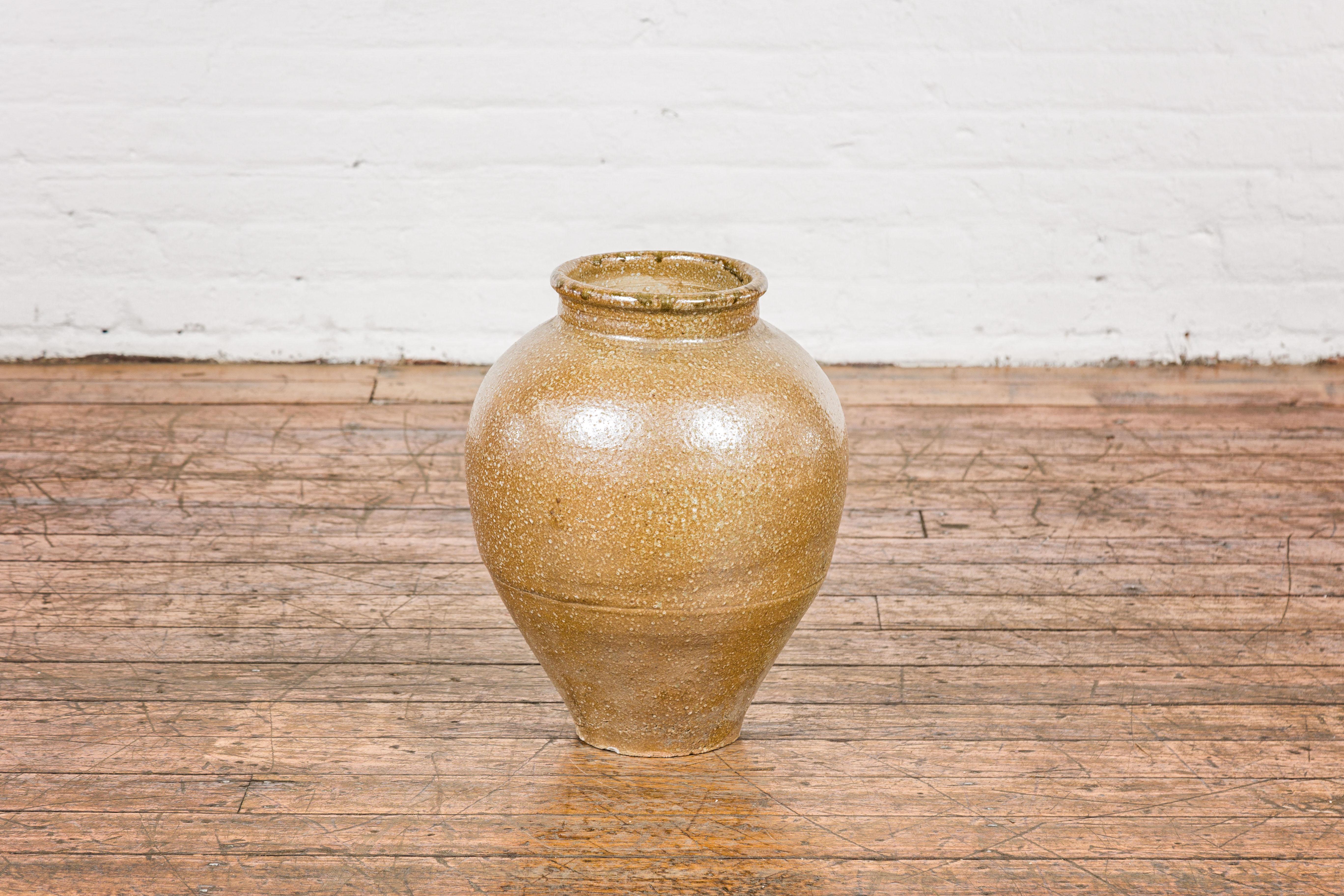 Japanese Taishō Period Two-Tone Sand Glaze Vase with Textured Finish, circa 1900 For Sale 3