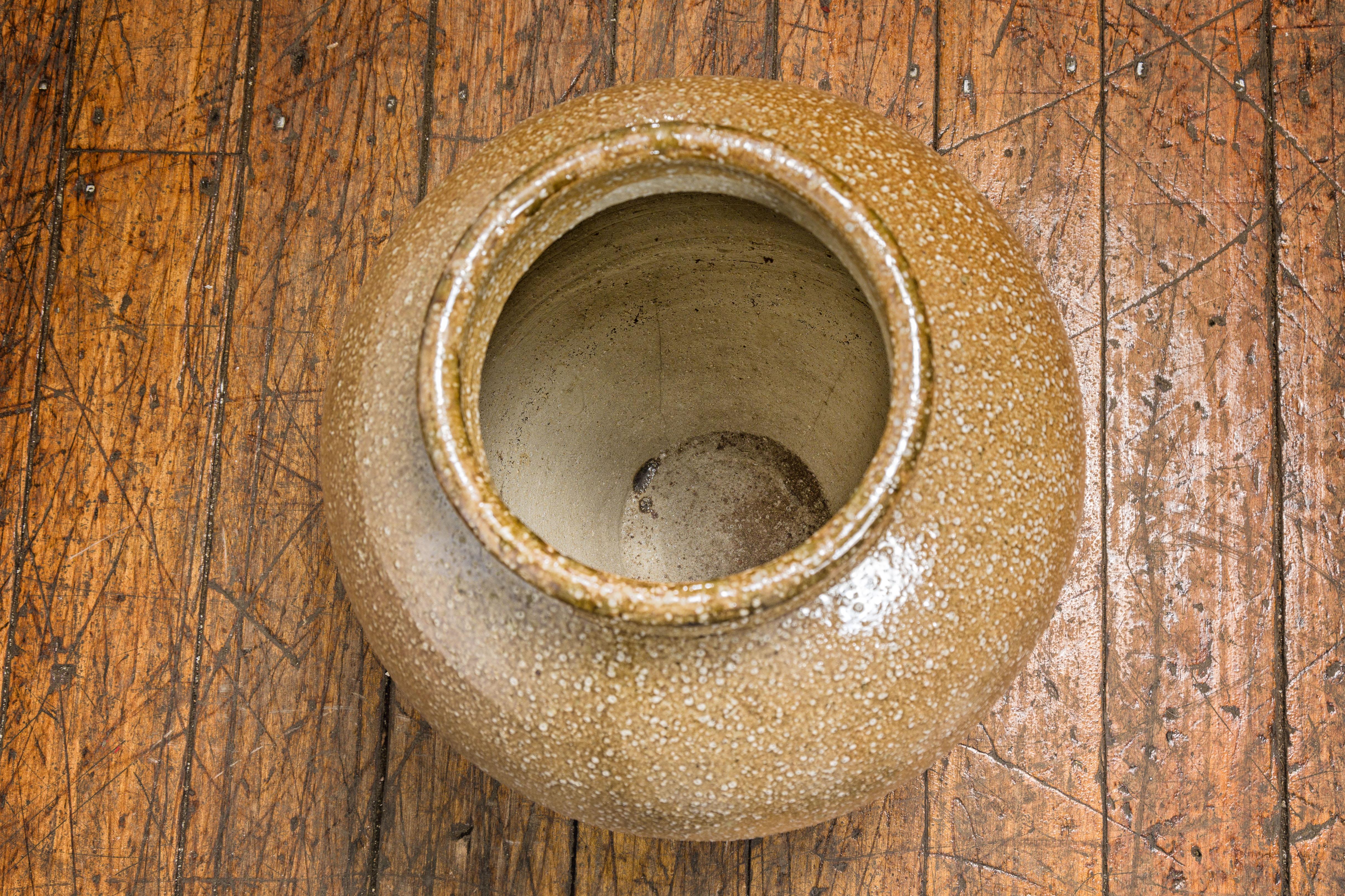 Japanese Taishō Period Two-Tone Sand Glaze Vase with Textured Finish, circa 1900 For Sale 8