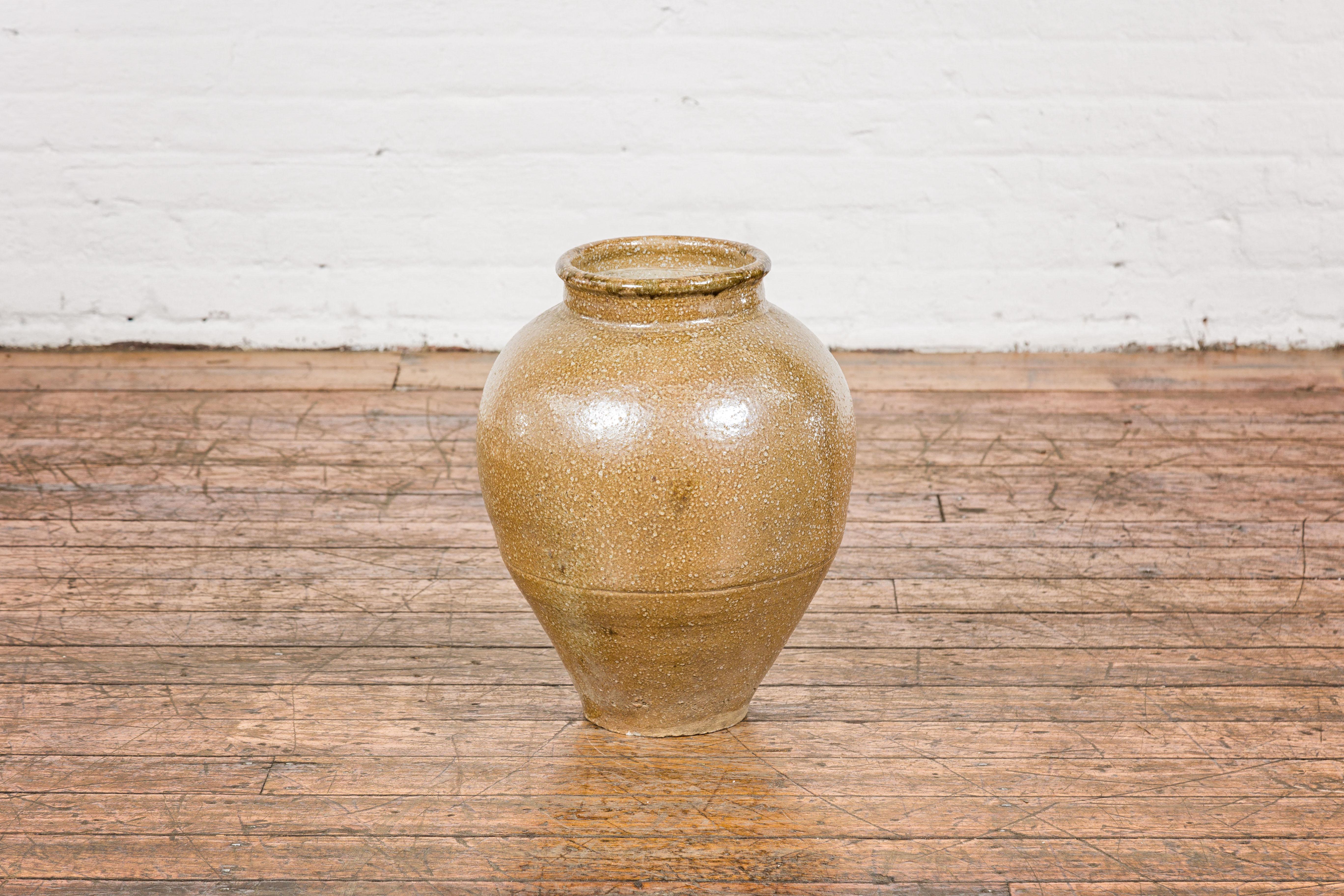 Japanese Taishō Period Two-Tone Sand Glaze Vase with Textured Finish, circa 1900 For Sale 2