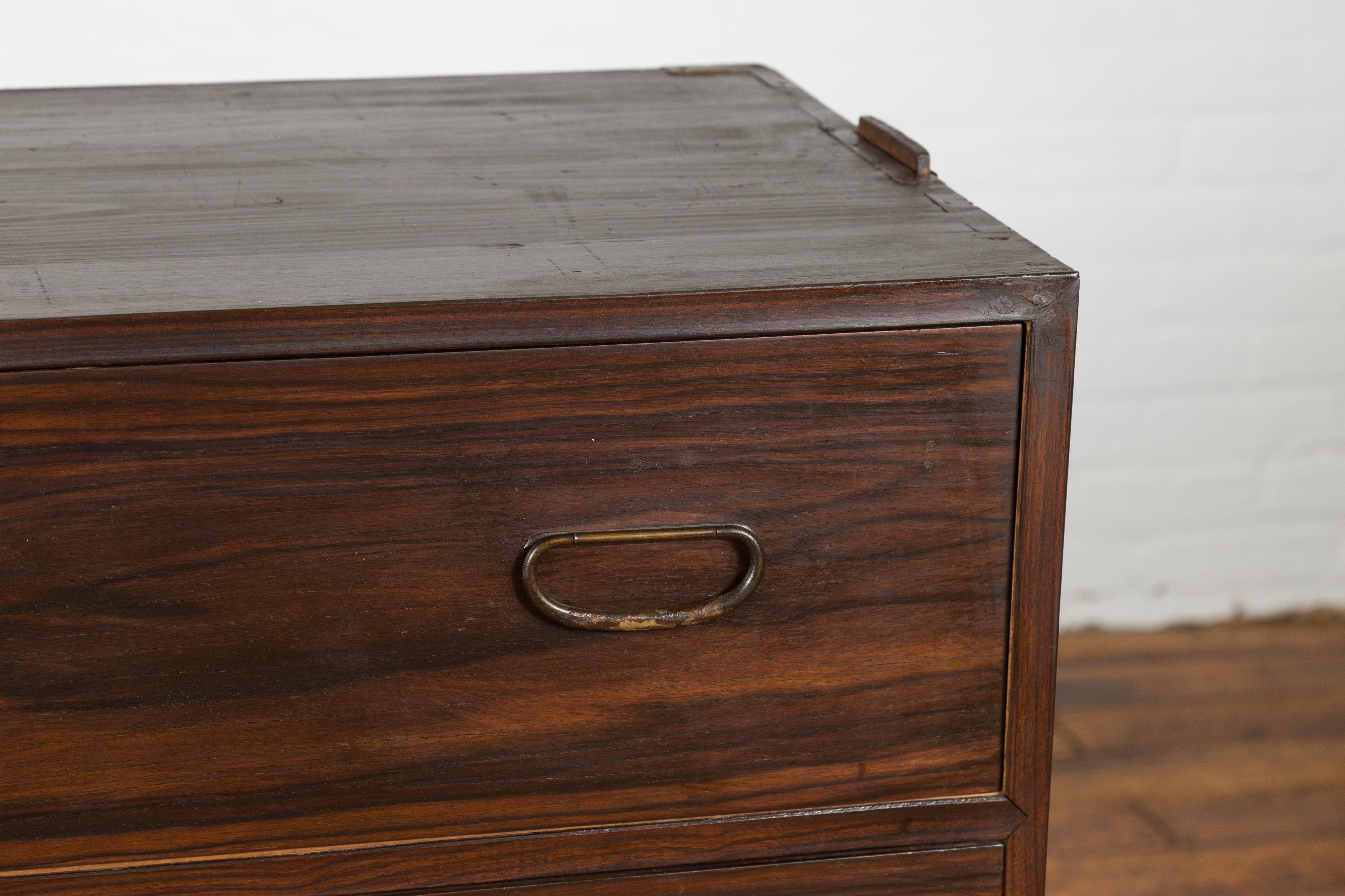 Dunkel Brown Antike Holz Tansu Dresser Chest im Angebot 1