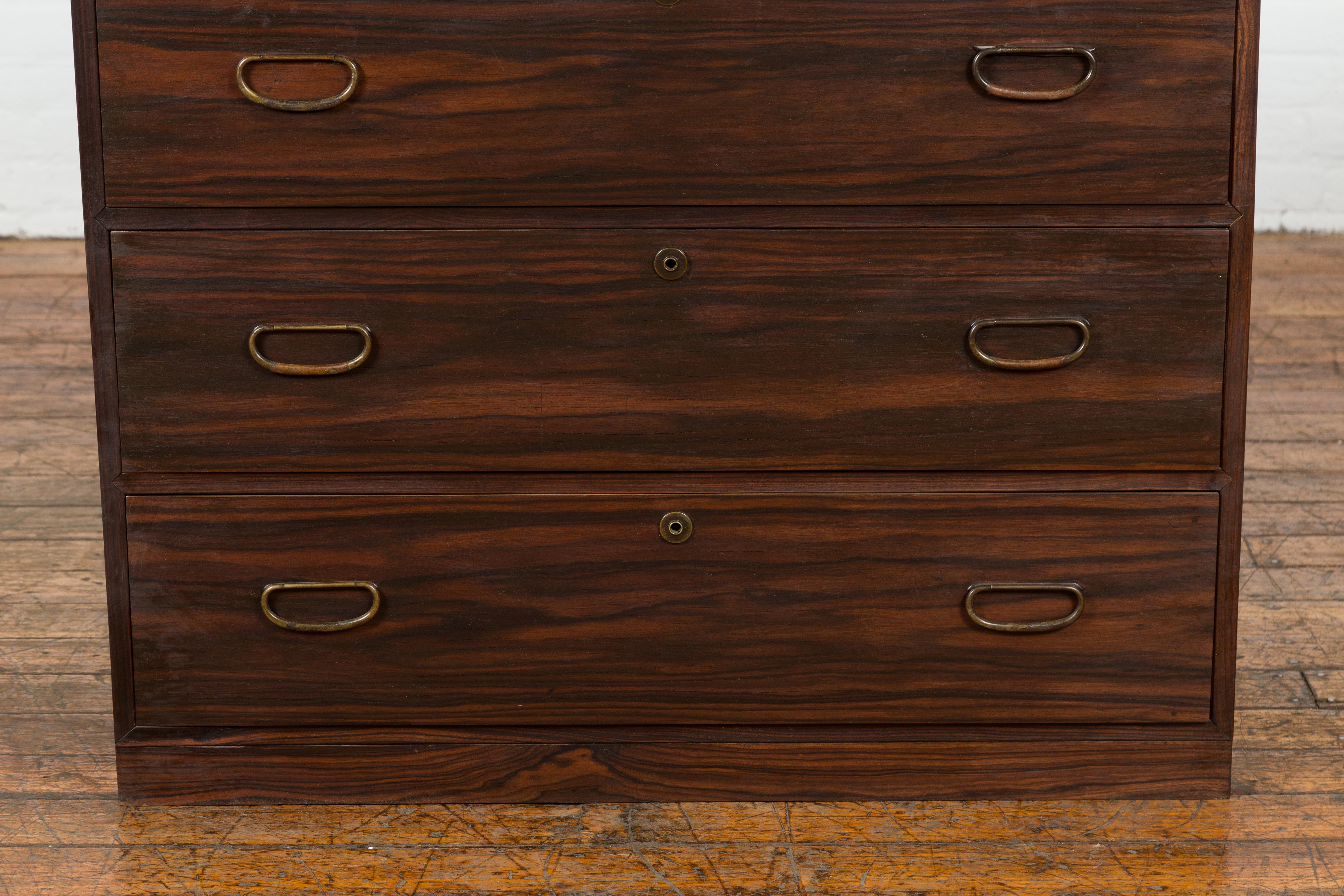 Dunkel Brown Antike Holz Tansu Dresser Chest im Zustand „Gut“ im Angebot in Yonkers, NY