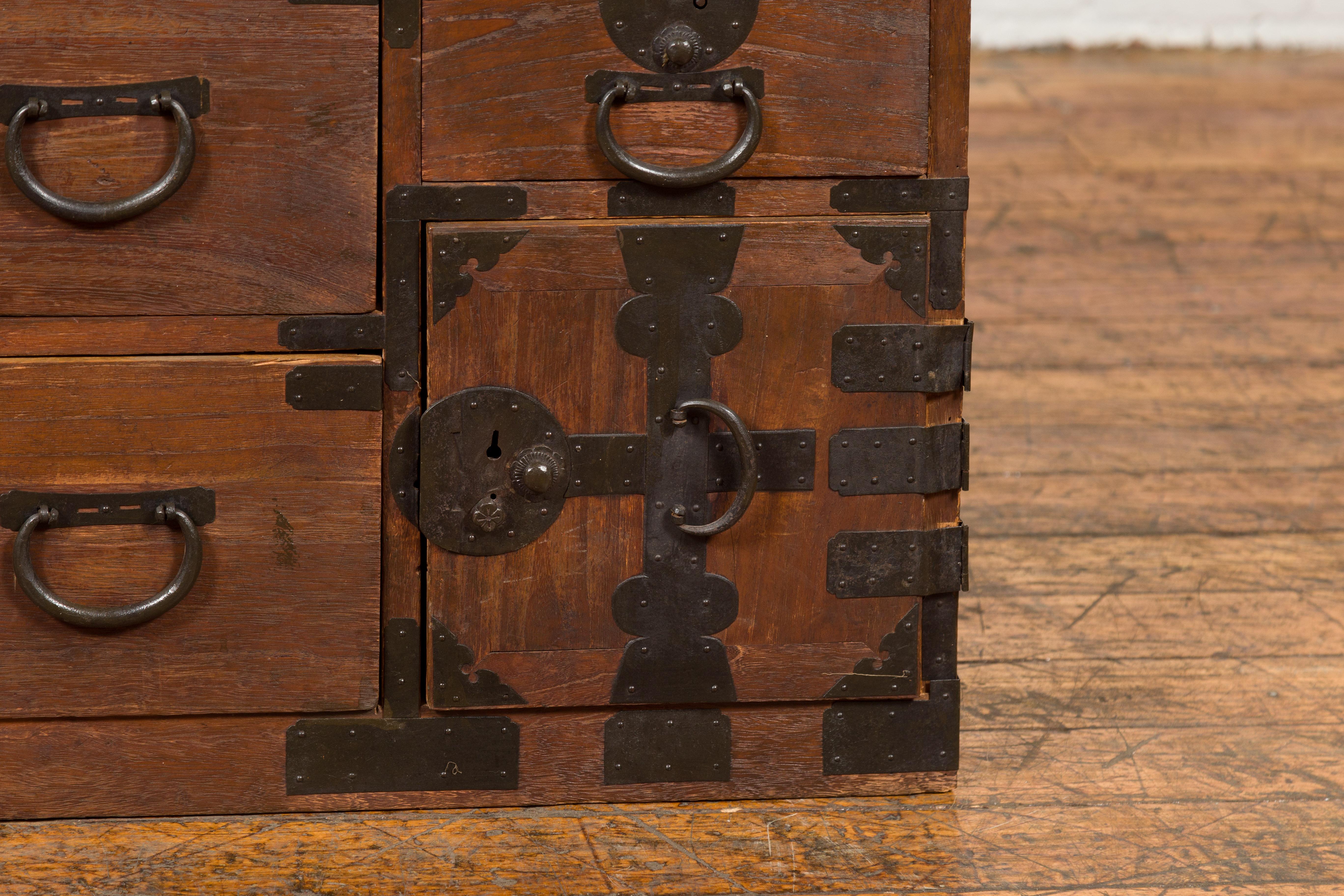 Japanese Taishō Tansu Chest in Isho-Dansu Style with Six Drawers and Safe For Sale 5