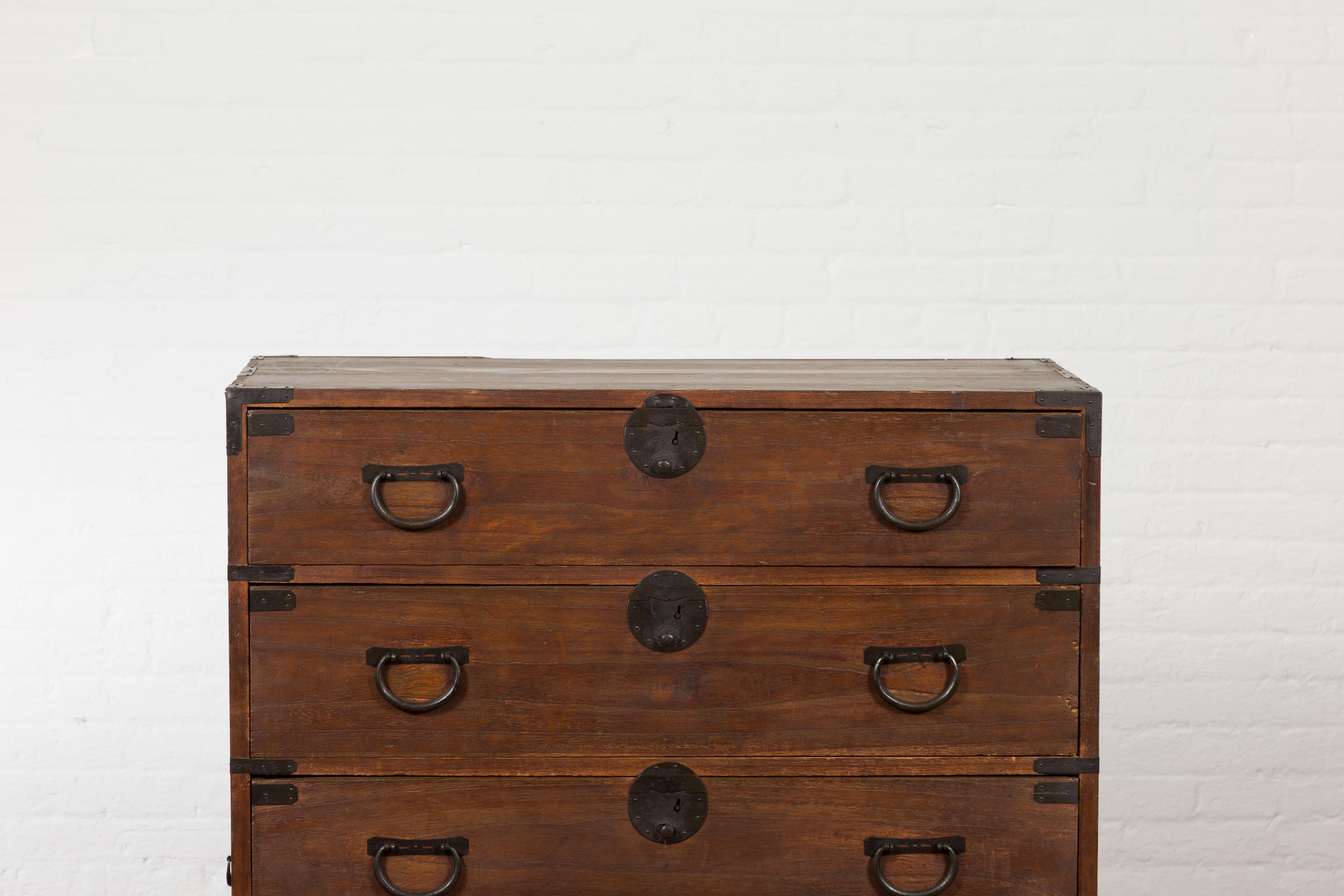 20th Century Japanese Taishō Tansu Chest in Isho-Dansu Style with Six Drawers and Safe For Sale