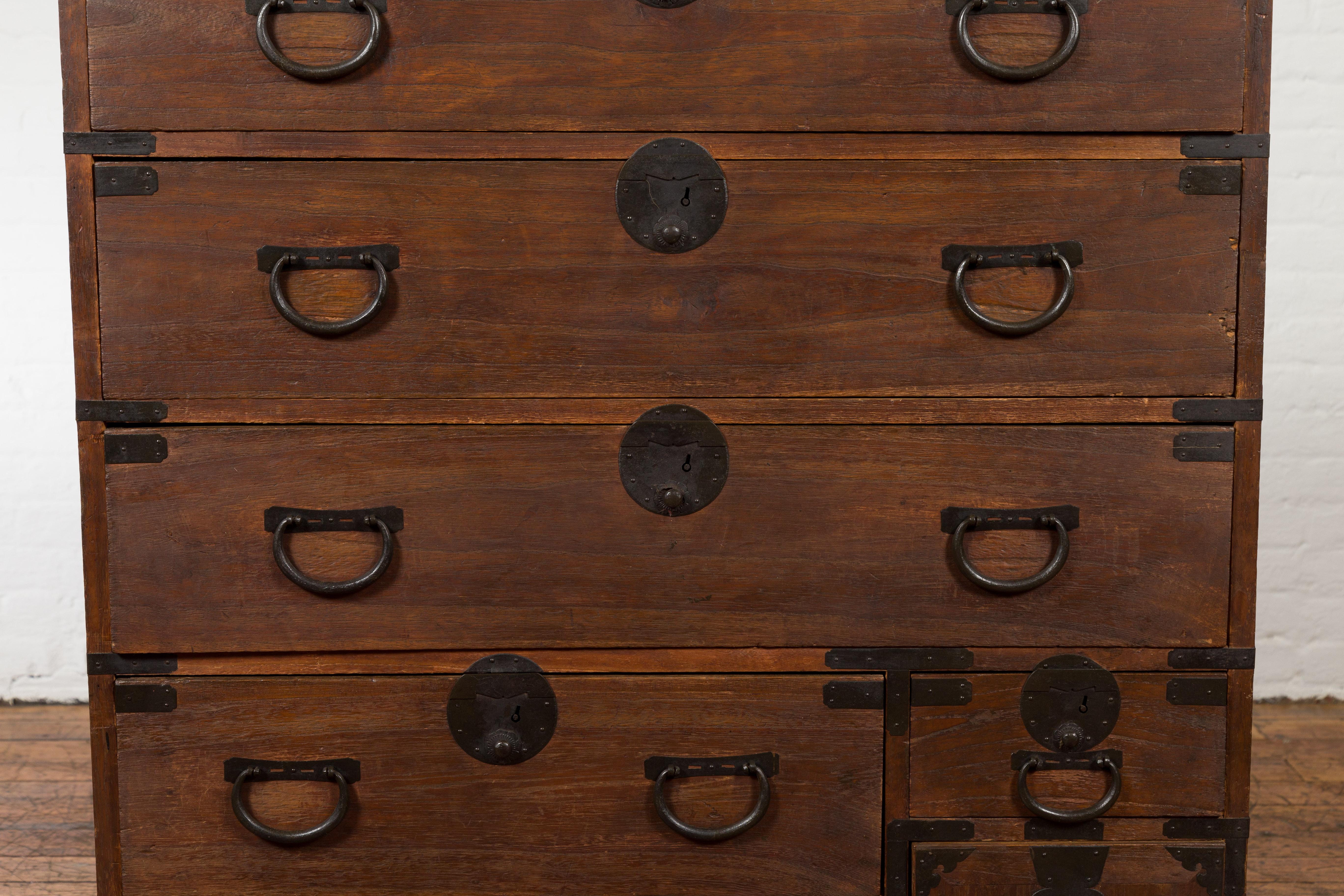 Japanese Taishō Tansu Chest in Isho-Dansu Style with Six Drawers and Safe For Sale 3