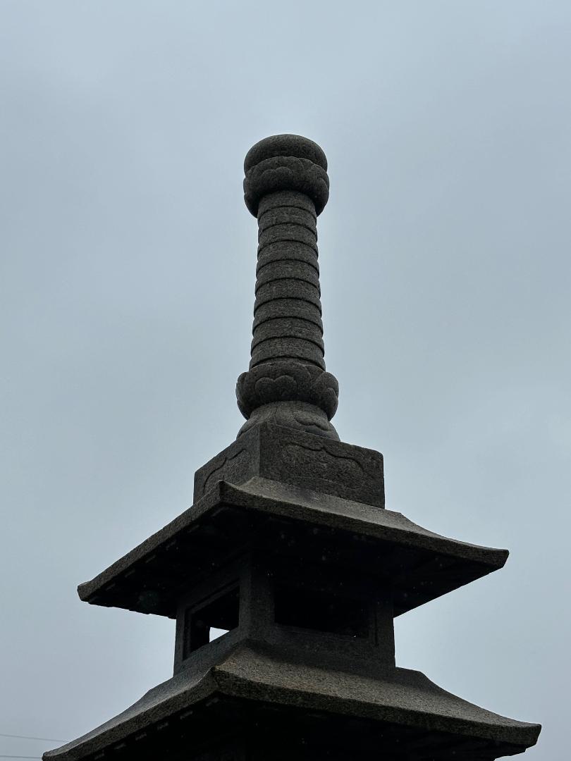 Grande pagode japonaise ancienne à cinq éléments en pierre de 180 pouces - la meilleure de sa classe en vente 2