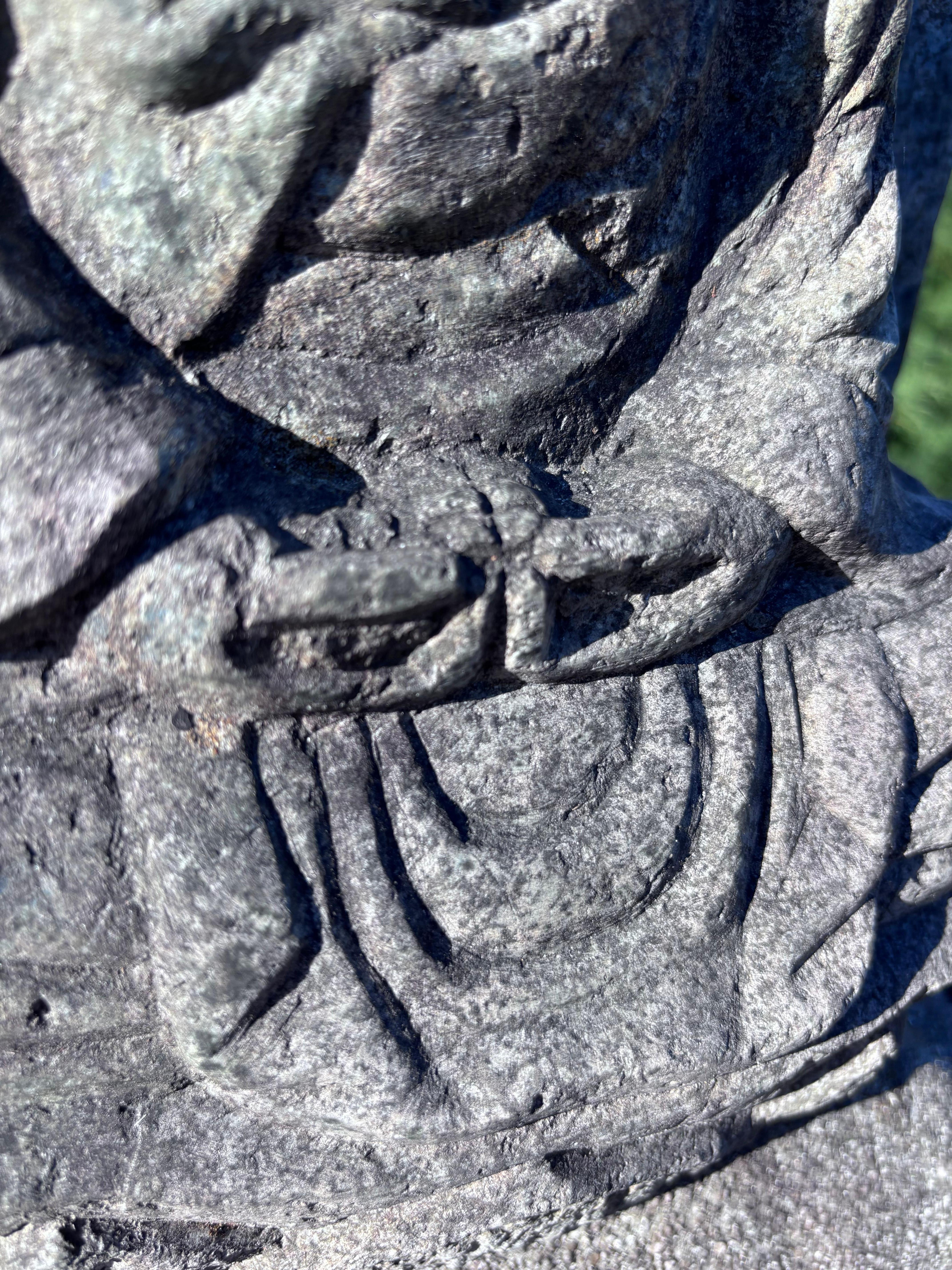 20ième siècle Grand bouddha de méditation japonais en pierre ancienne Shakyamuni 26 pouces en vente