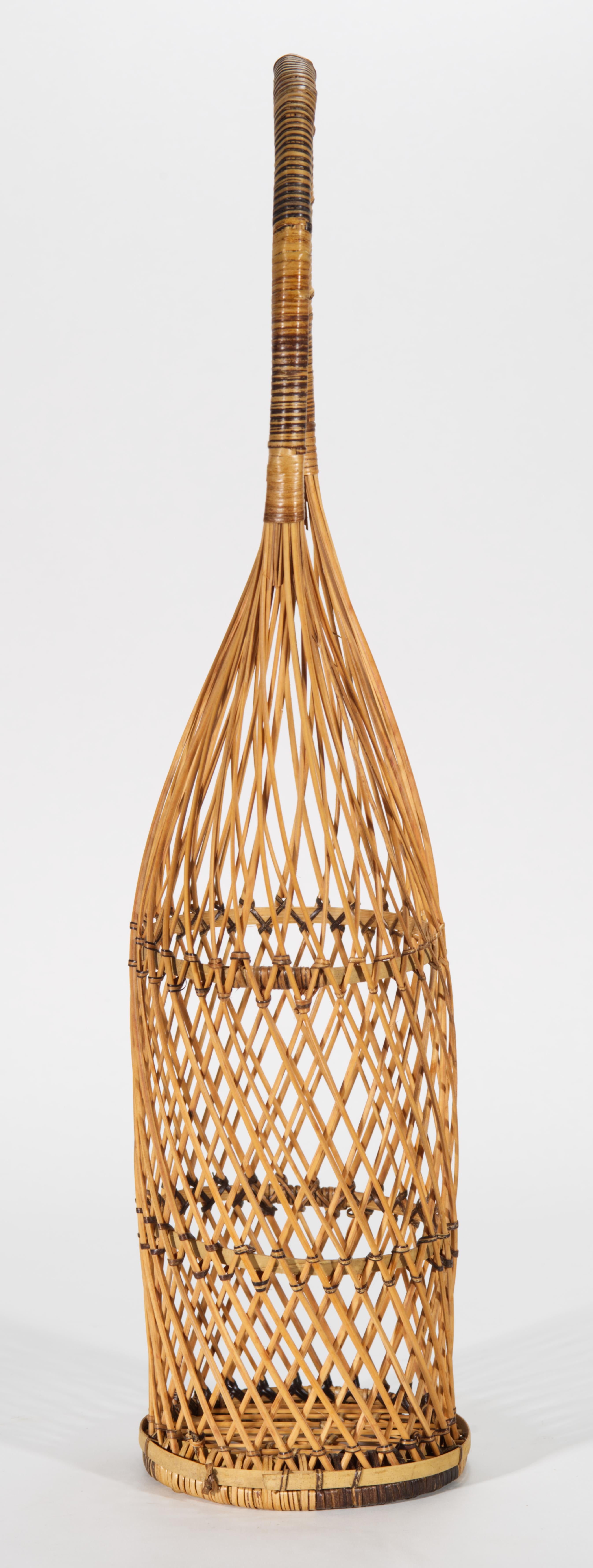 Japanese Tall Bamboo Ikebana Basket with Tinted Handle, Suruga Sensuji Style For Sale 3