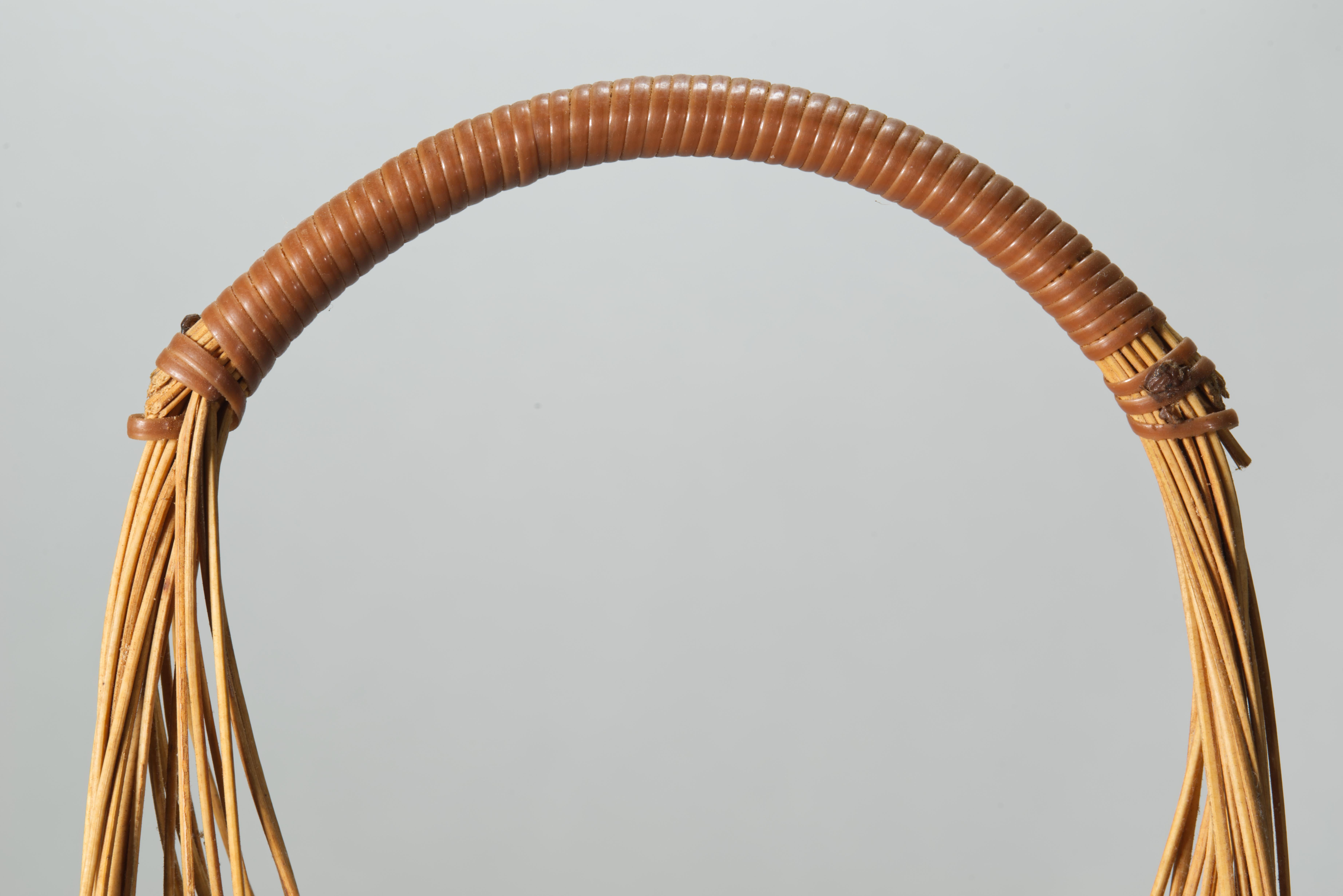 Milieu du XXe siècle Grand panier Ikebana japonais, bambou, style Suruga Sensuji en vente