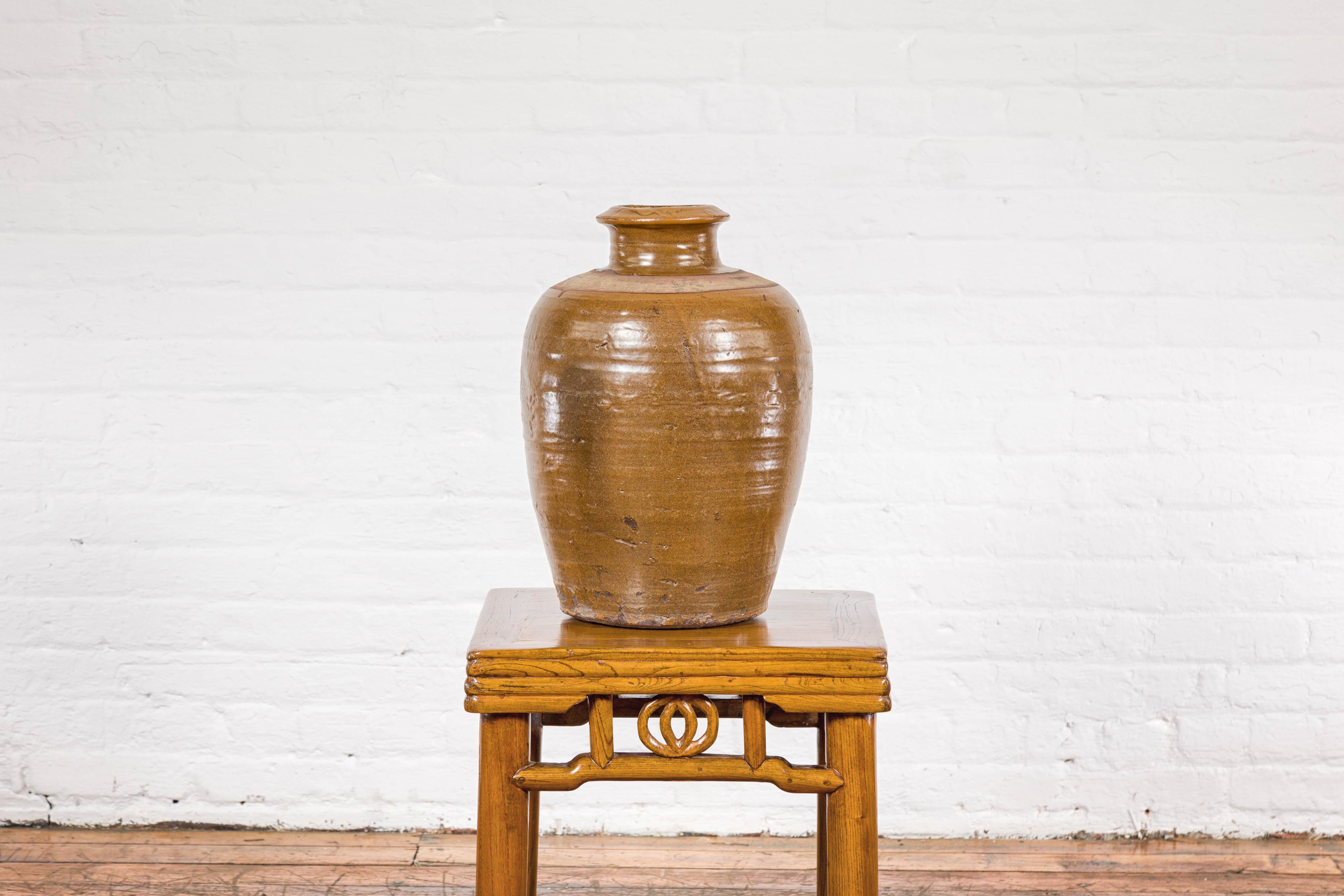 Taisho Japanese Tamba Tachikui Ware  Brown Glaze Vase with Discreet Calligraphy For Sale