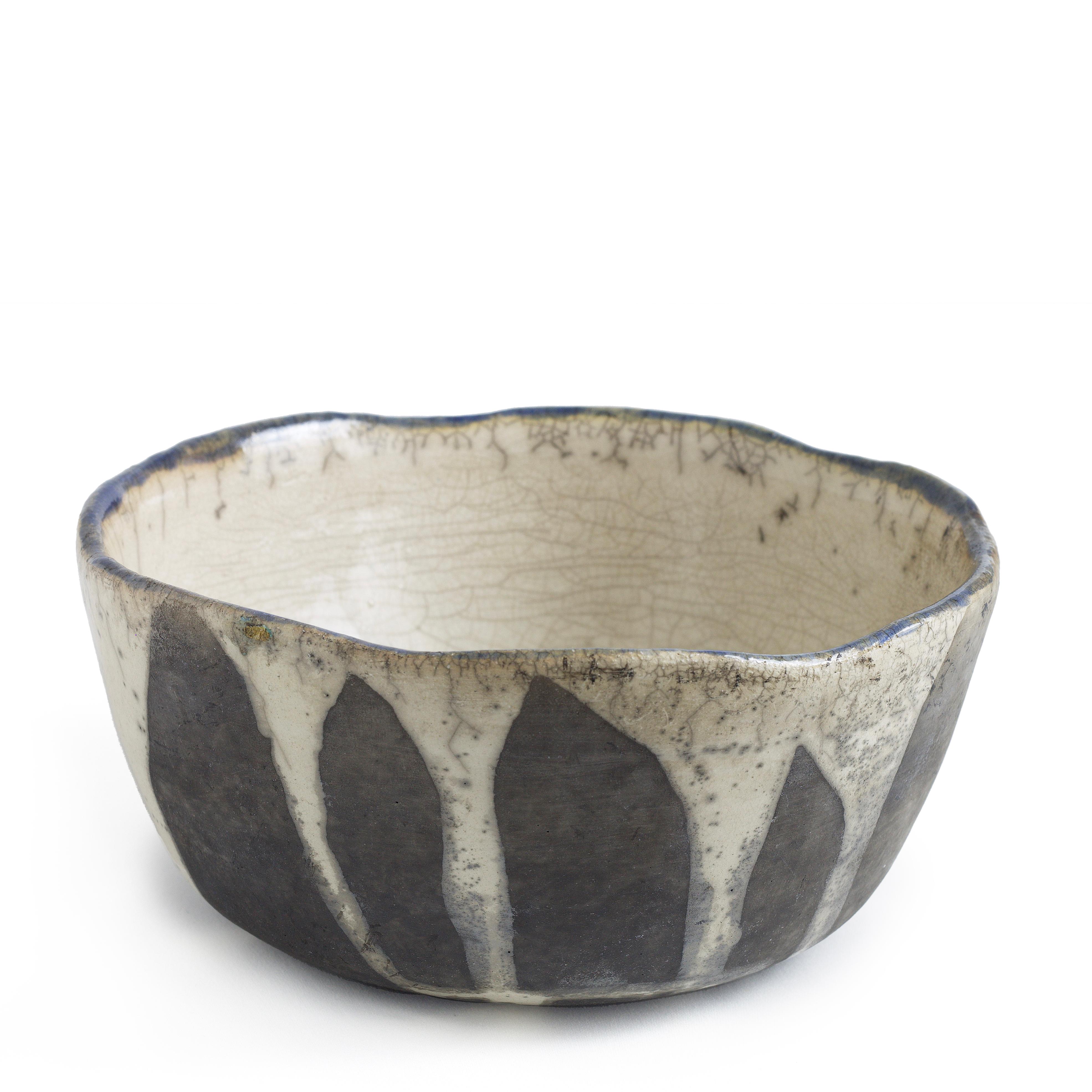 Japanese Tanoa Large Bowl Raku White and Black Ceramic In New Condition For Sale In monza, Monza and Brianza