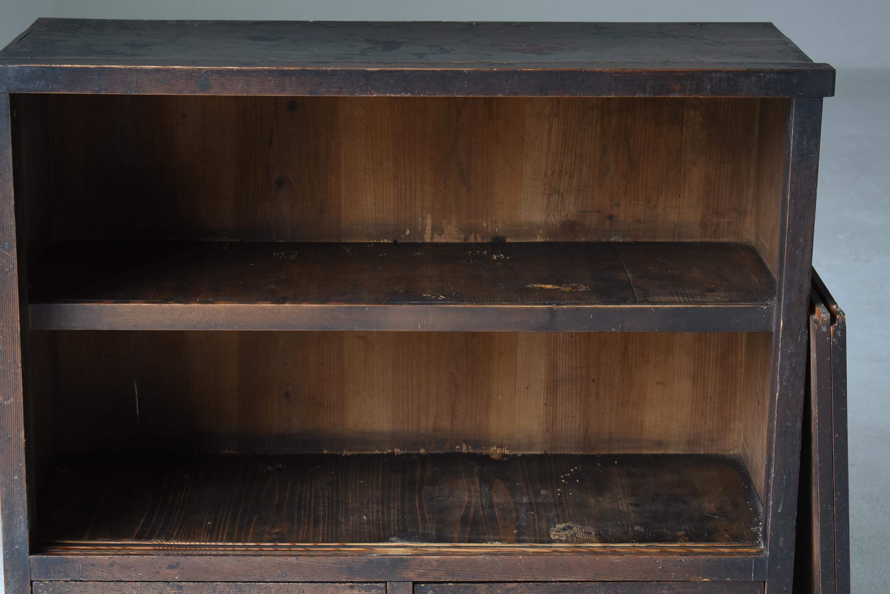 Japanese Antique Tansu 1860s-1900s / Cabinet Sideboard Wabisabi For Sale 1