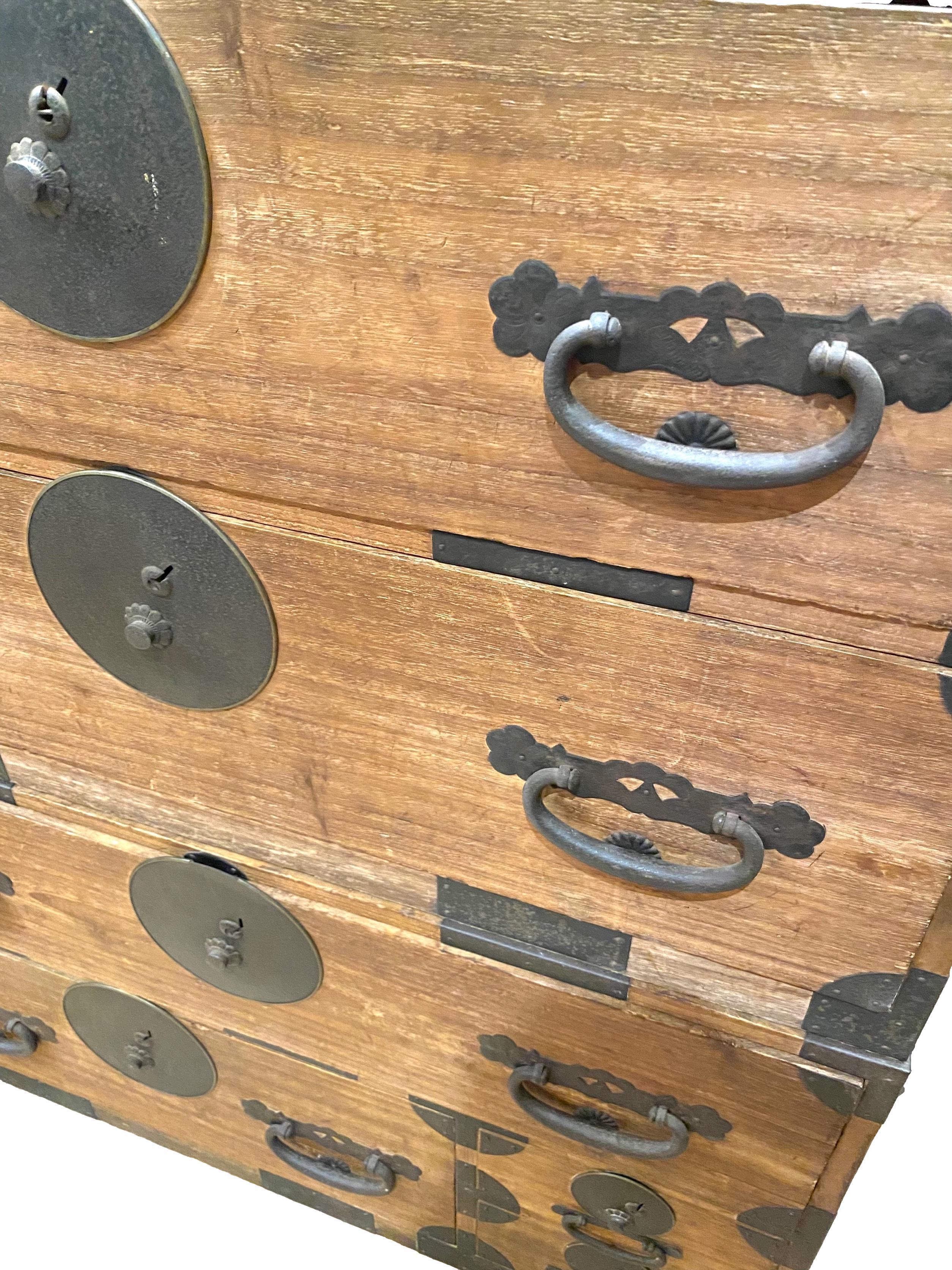 Japanese Tansu Chest in 2 parts For Sale 5