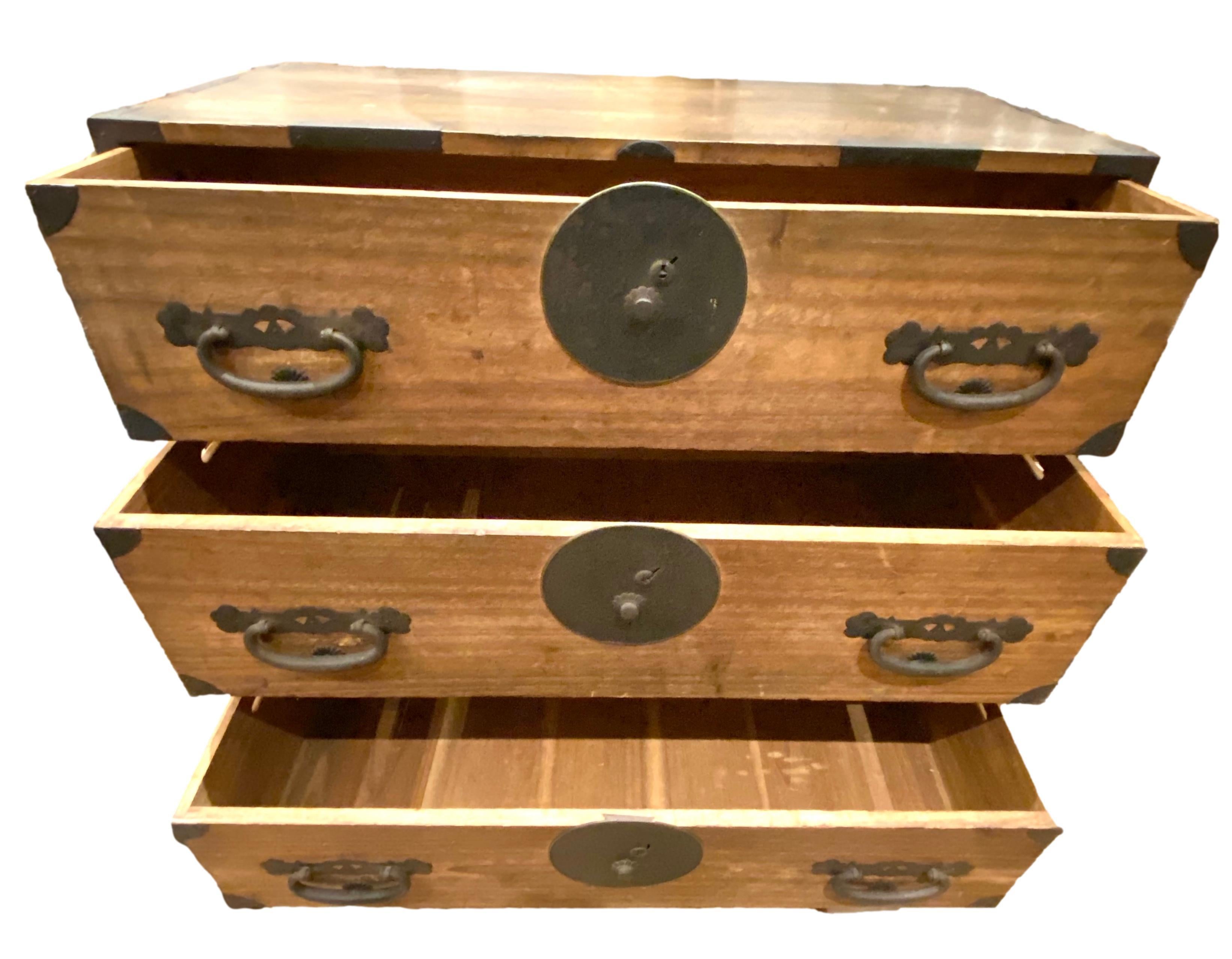Japanese Tansu Chest in 2 parts For Sale 3