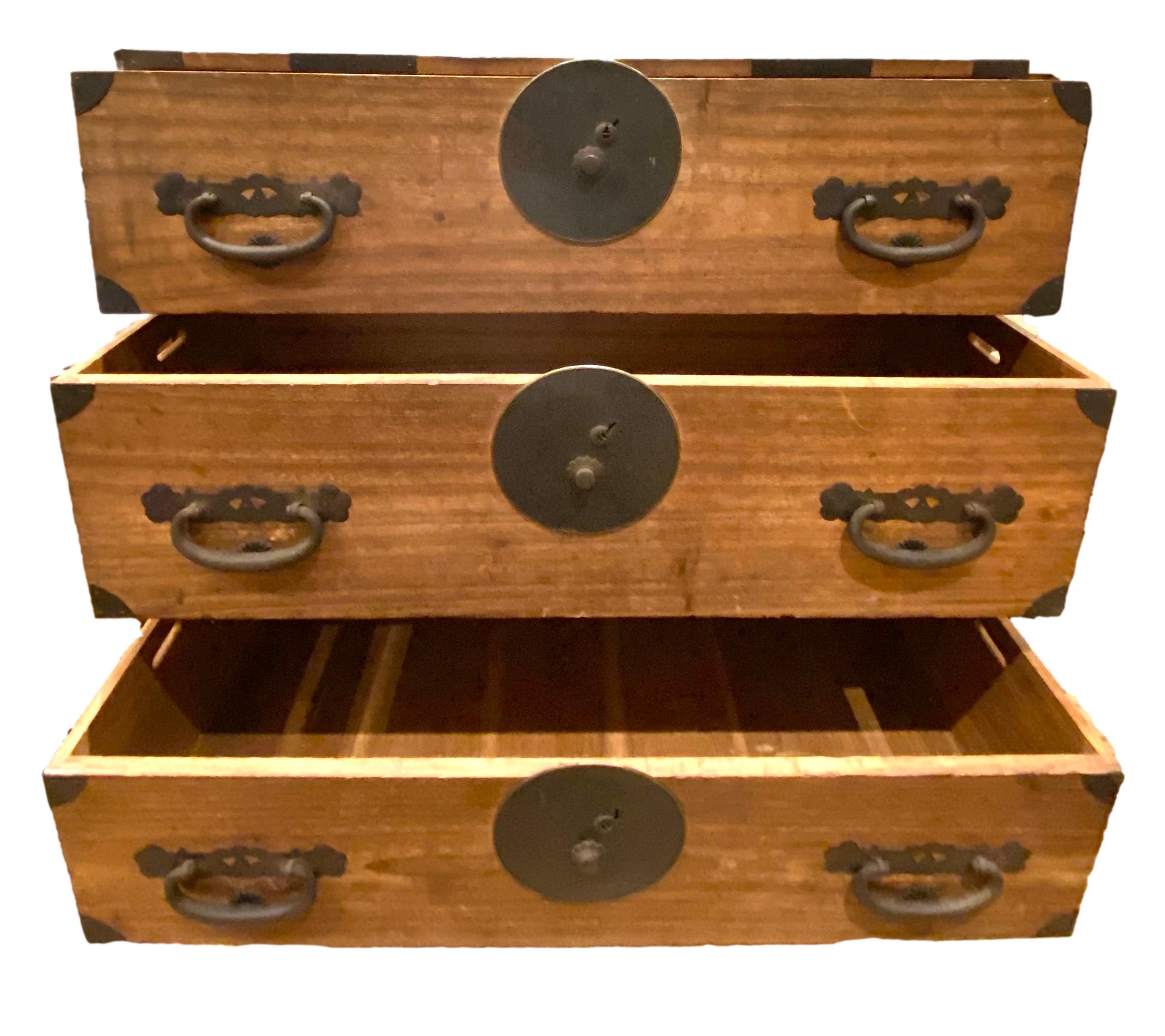 Japanese Tansu Chest in 2 parts For Sale 4
