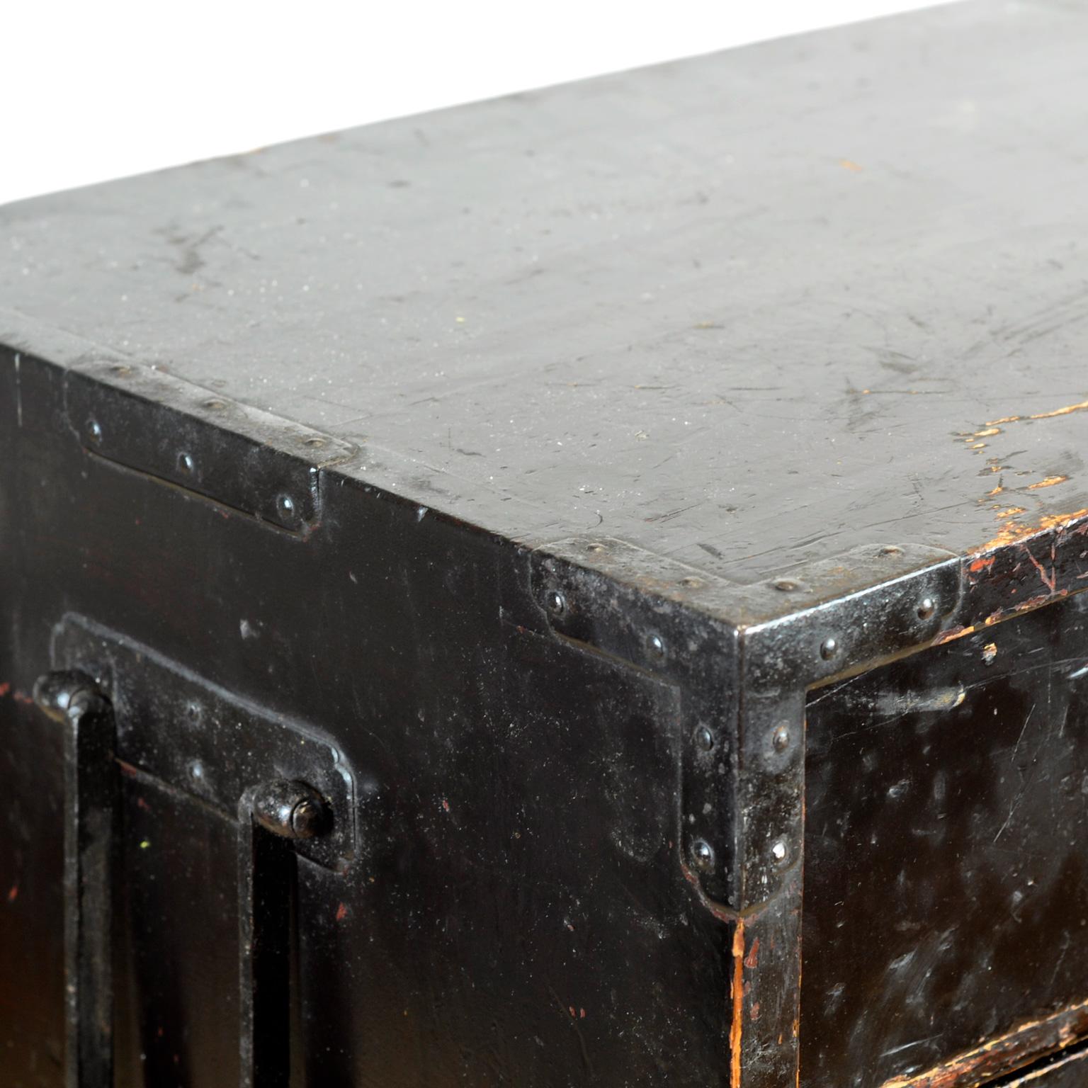 Cassettiera giapponese Tansu, 1890 circa in vendita 2