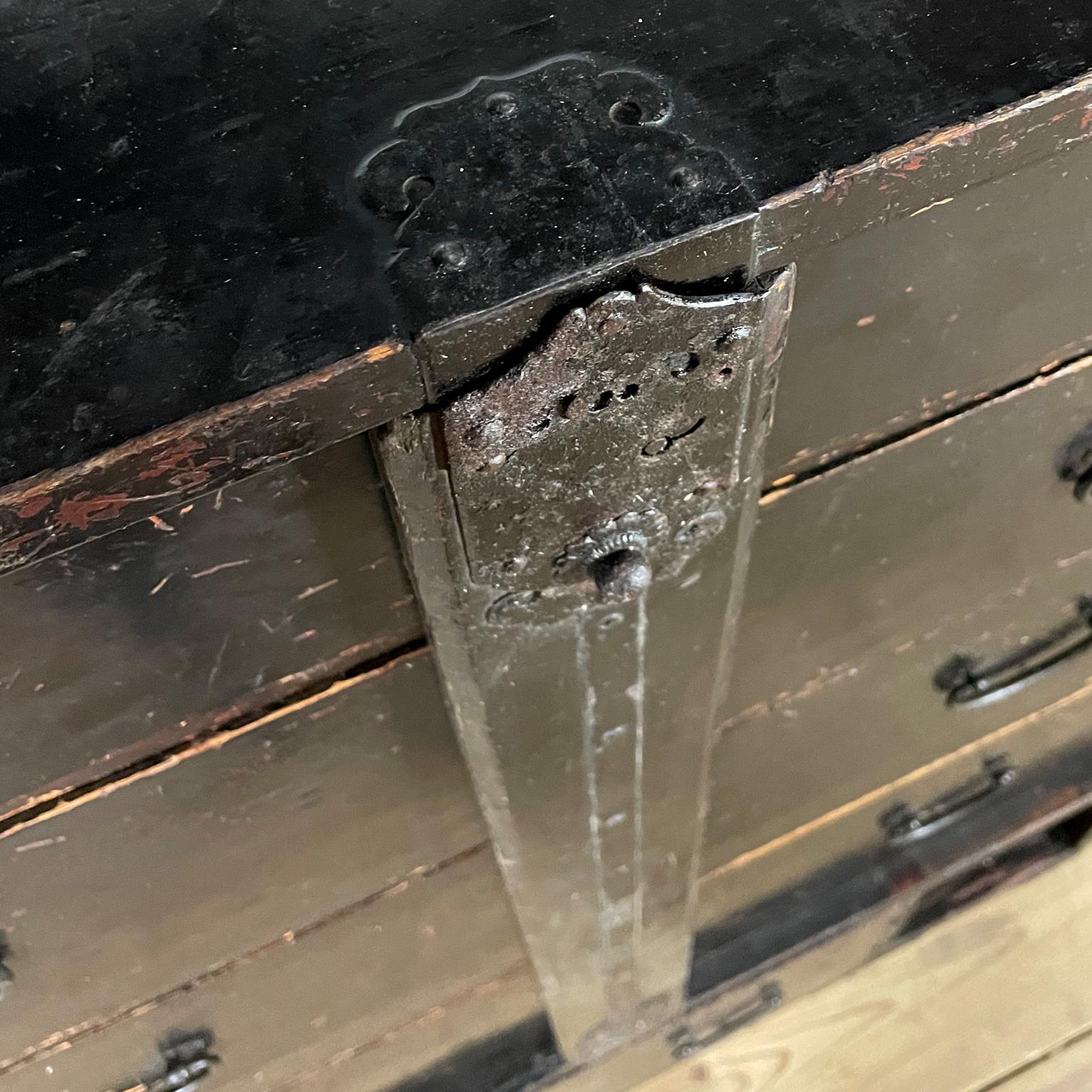 Cassettiera giapponese Tansu, 1890 circa in vendita 10