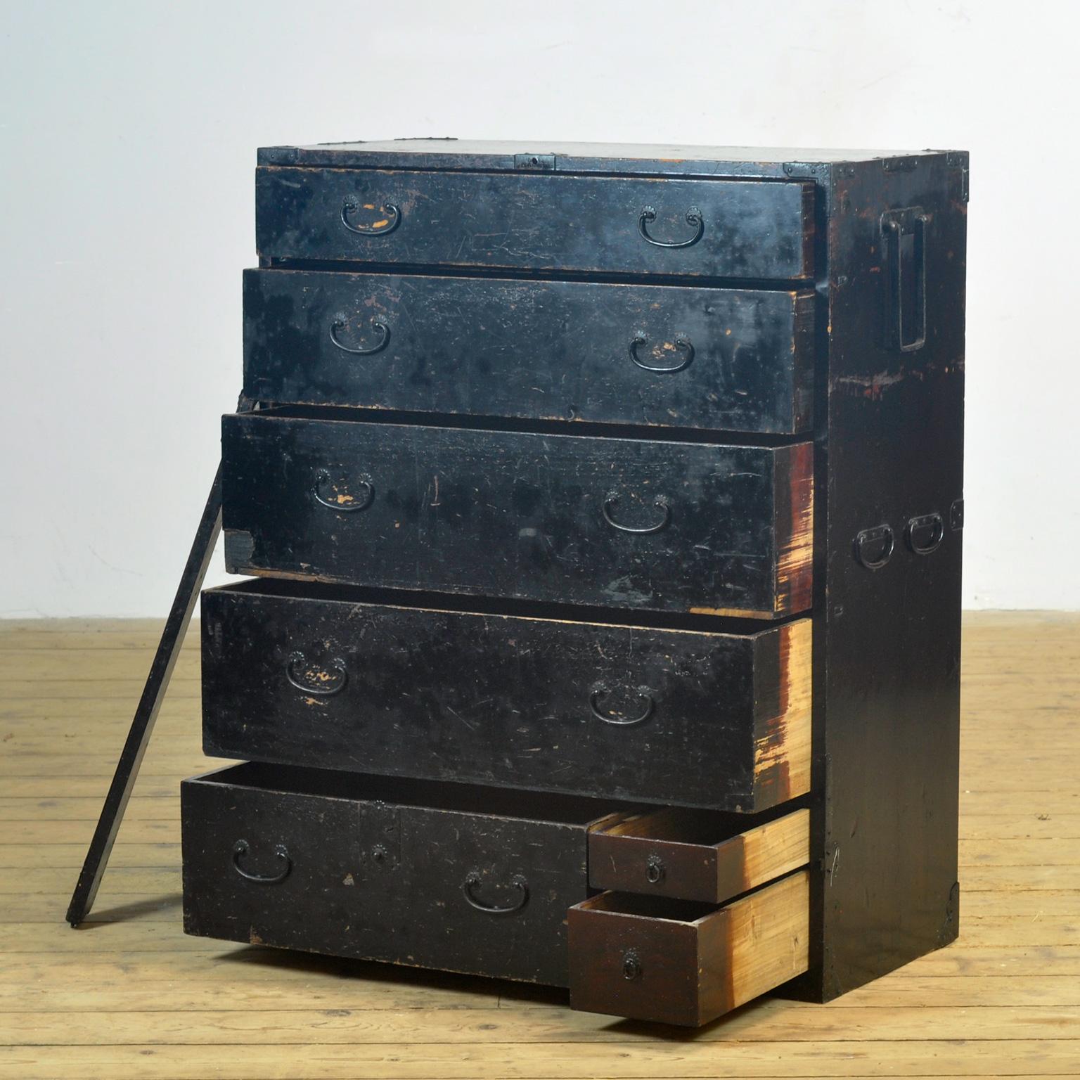 Laccato Cassettiera giapponese Tansu, 1890 circa in vendita