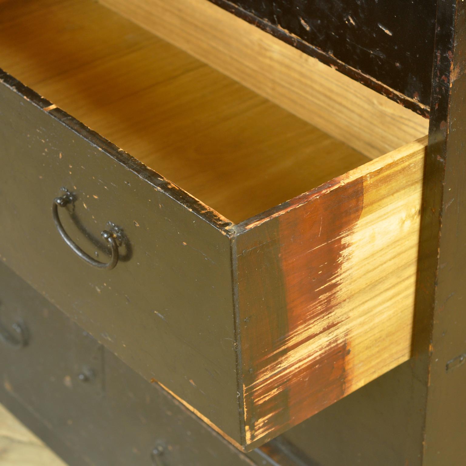 Cassettiera giapponese Tansu, 1890 circa In condizioni discrete in vendita a Amsterdam, Noord Holland