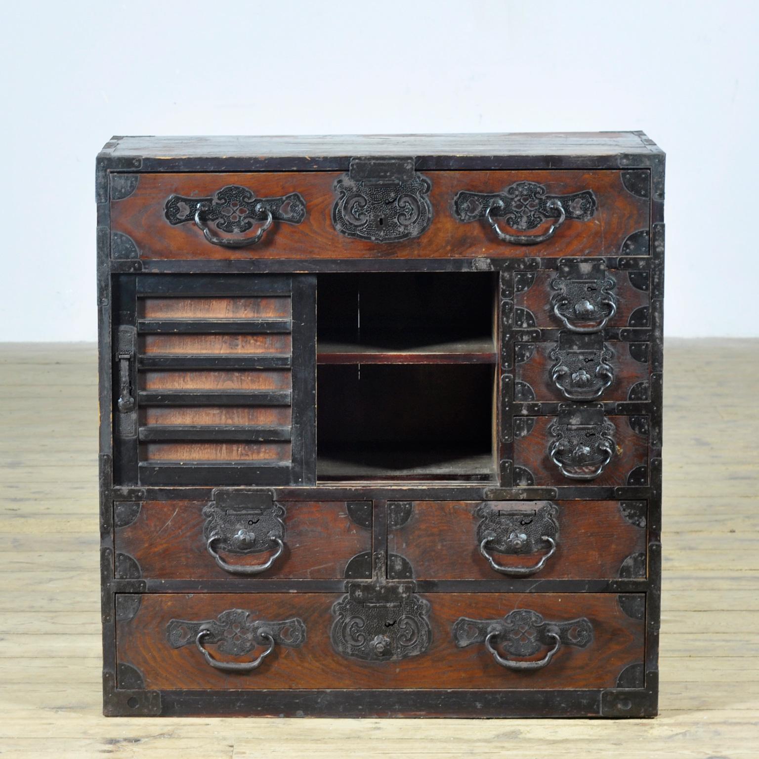 Japanese Tansu Chest of Drawers, circa 1890 For Sale 1