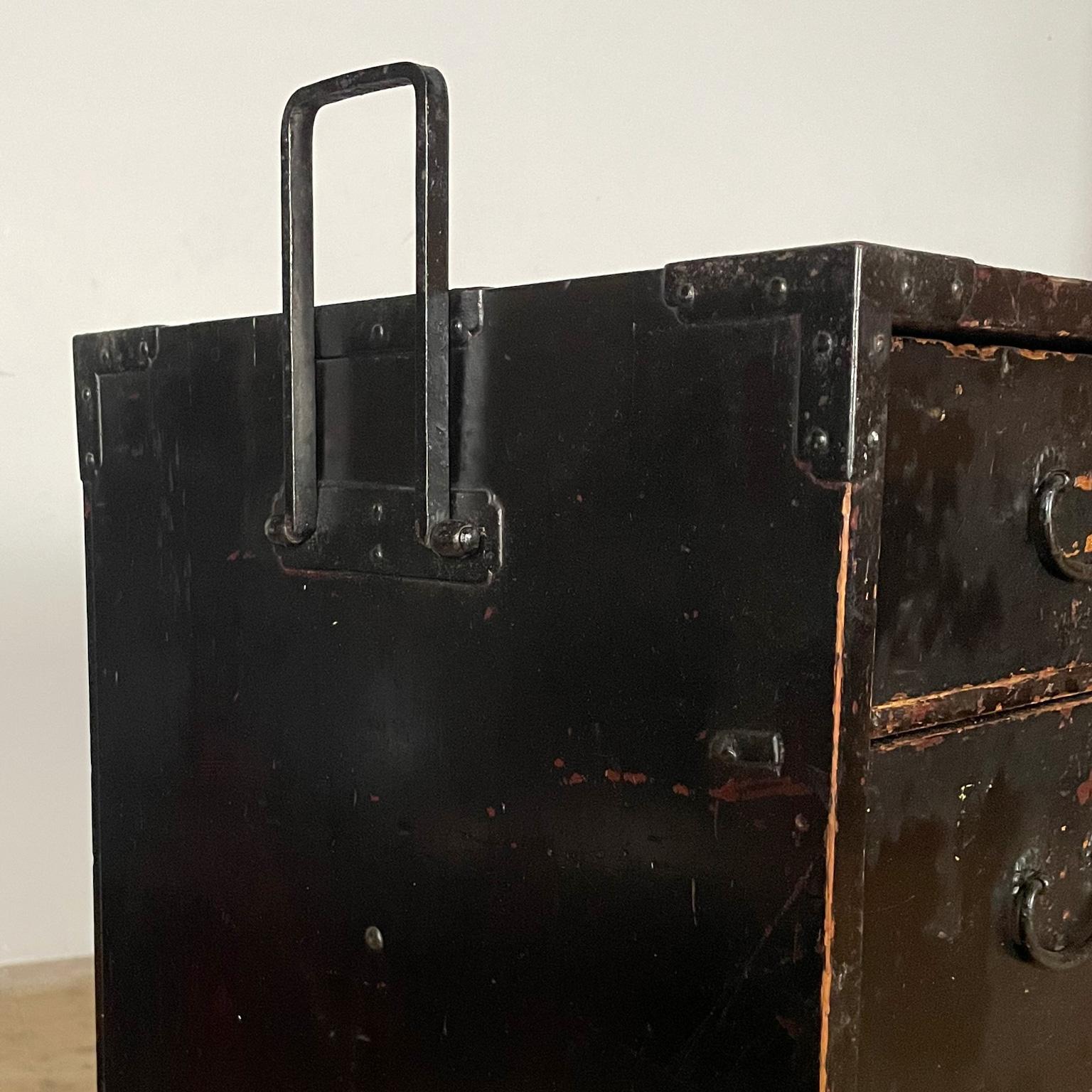 Cassettiera giapponese Tansu, 1890 circa in vendita 1