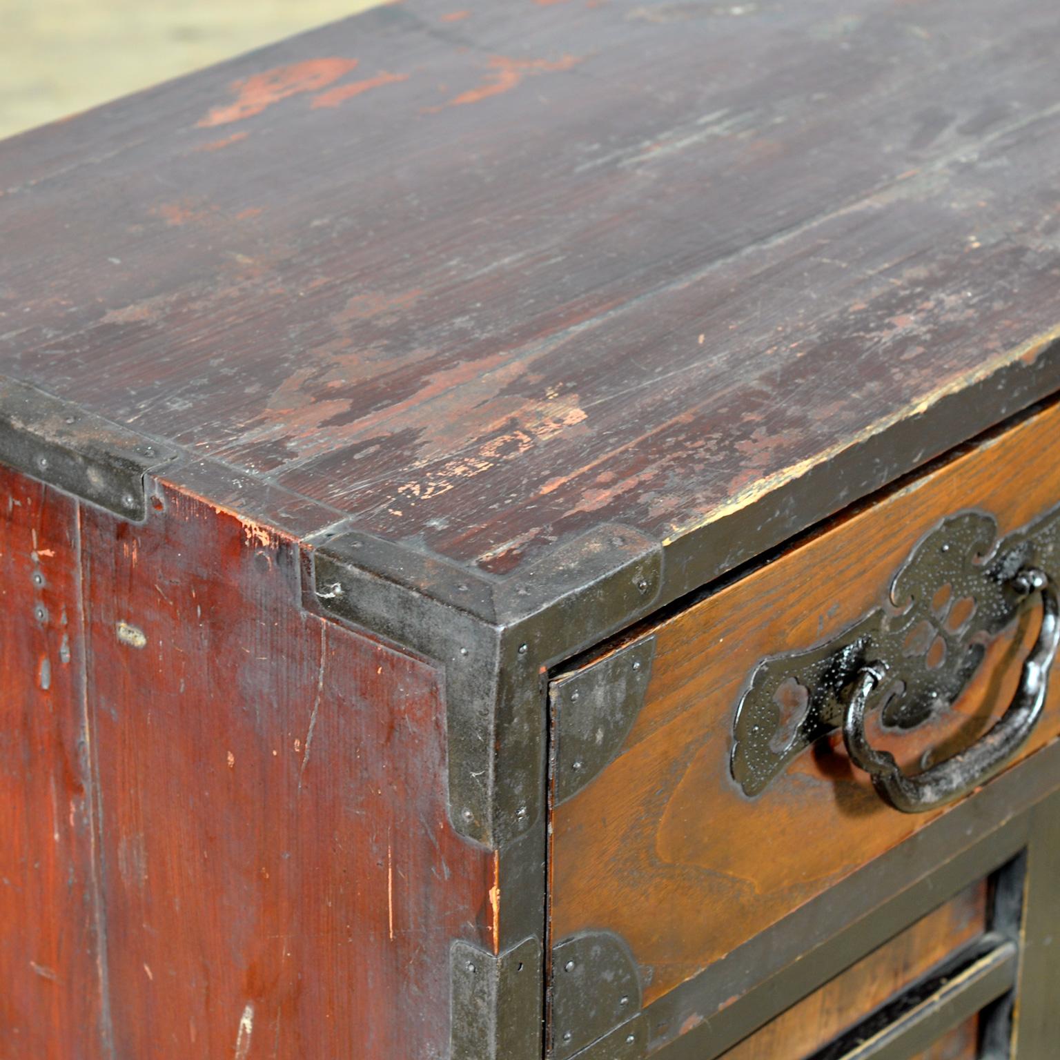 Japanese Tansu Chest of Drawers, circa 1890 For Sale 3