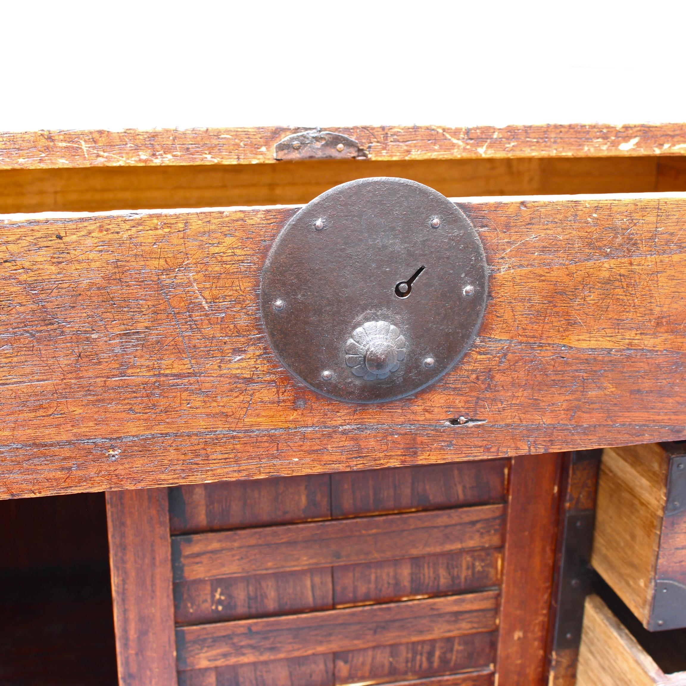 Japanese Tansu Storage Chest (19th Century - Edo Period) Wabi Sabi For Sale 5