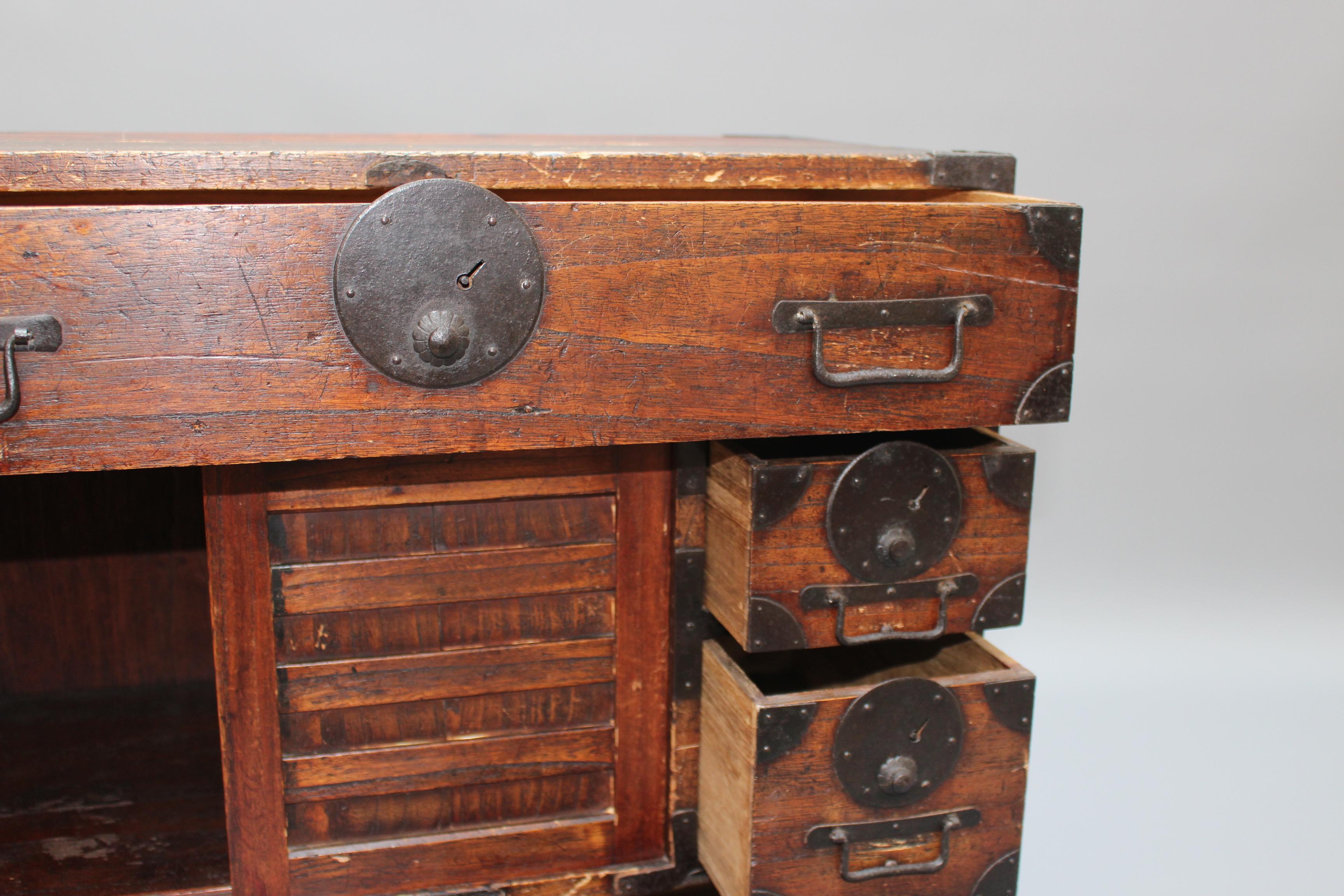 Japanese Tansu Storage Chest (19th Century - Edo Period) Wabi Sabi For Sale 6