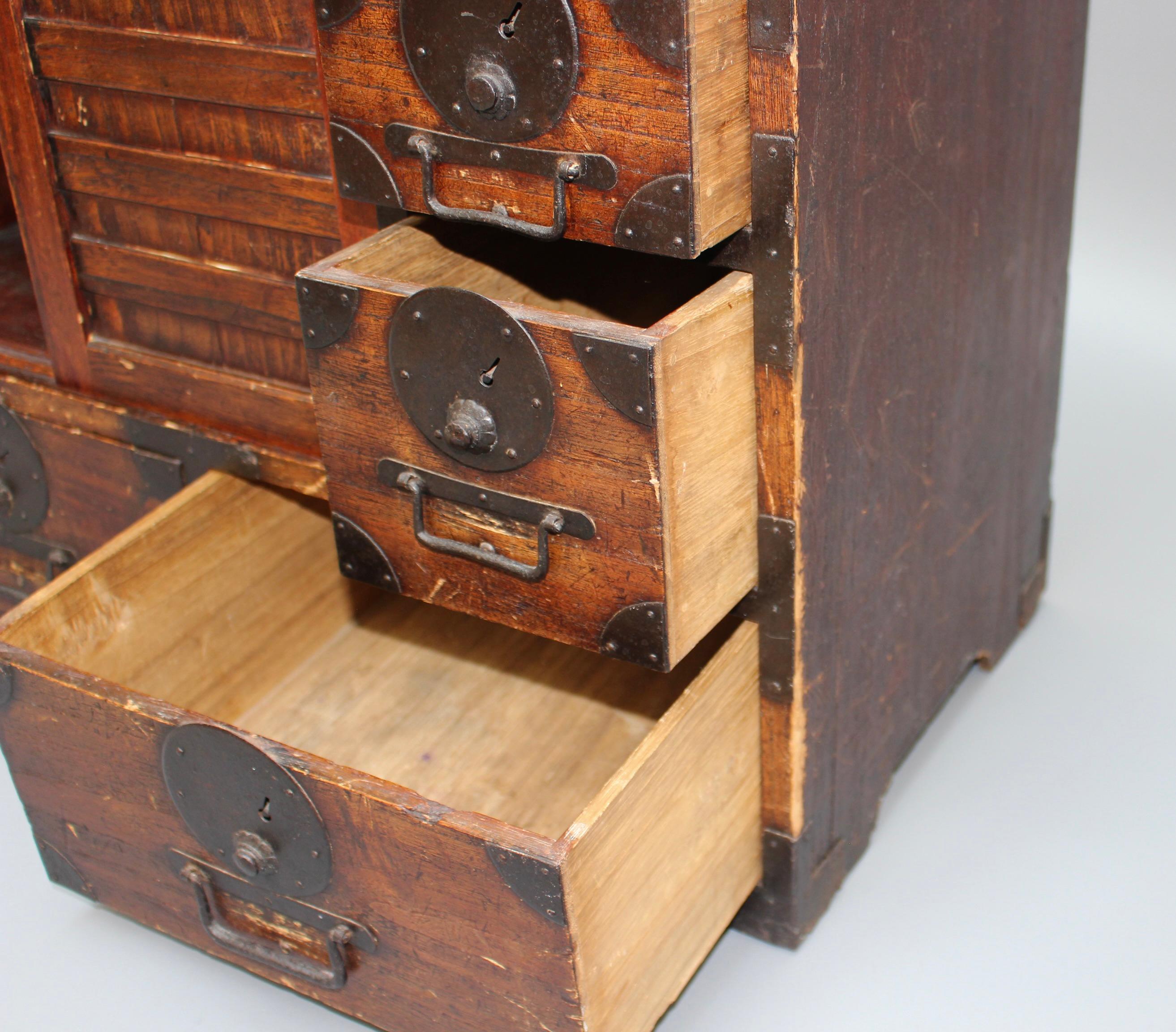 Japanese Tansu Storage Chest (19th Century - Edo Period) Wabi Sabi For Sale 13