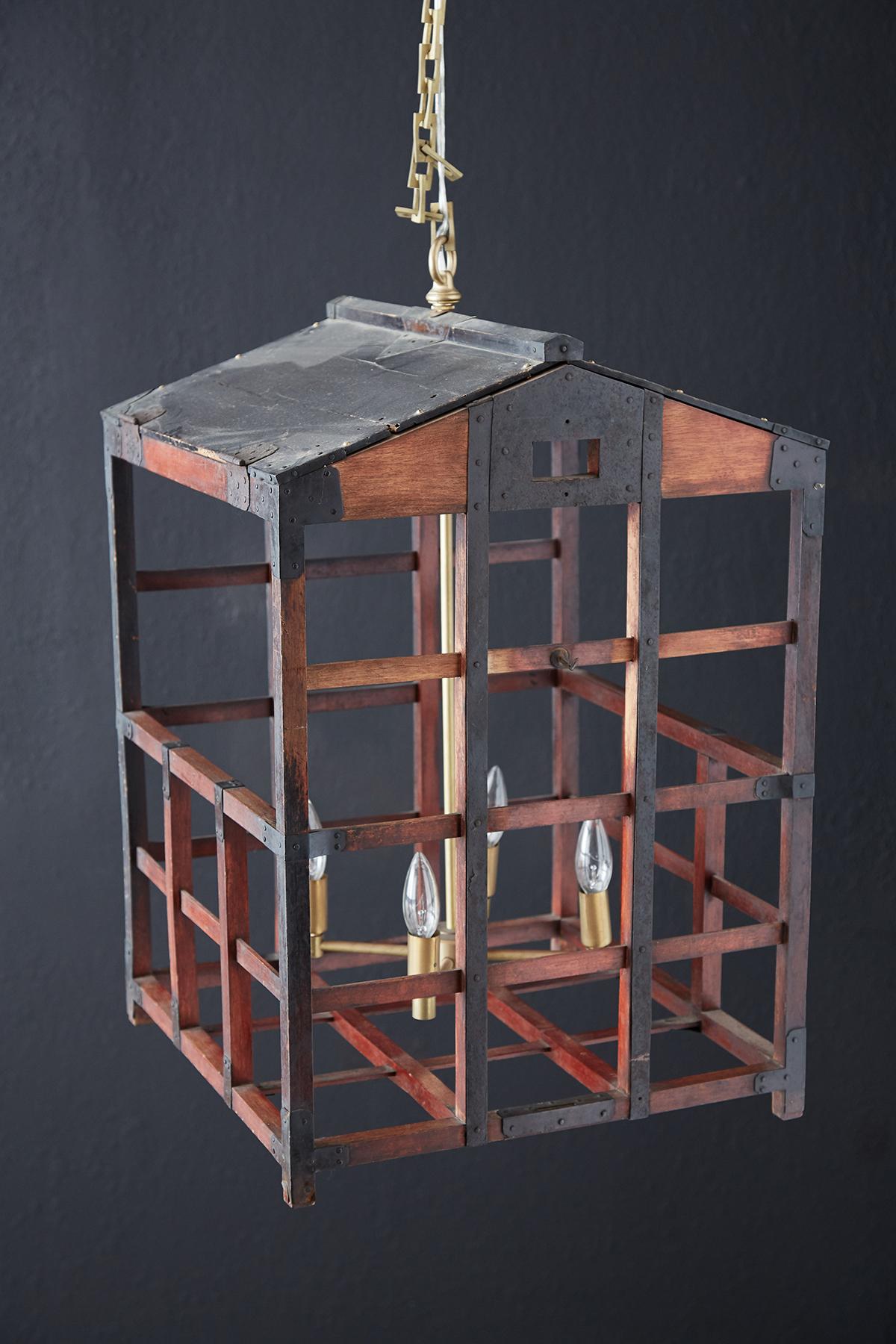 Japanische japanische Kronleuchter im Tansu-Stil aus Holz mit Crate Cage-Kragen (Meiji-Periode) im Angebot