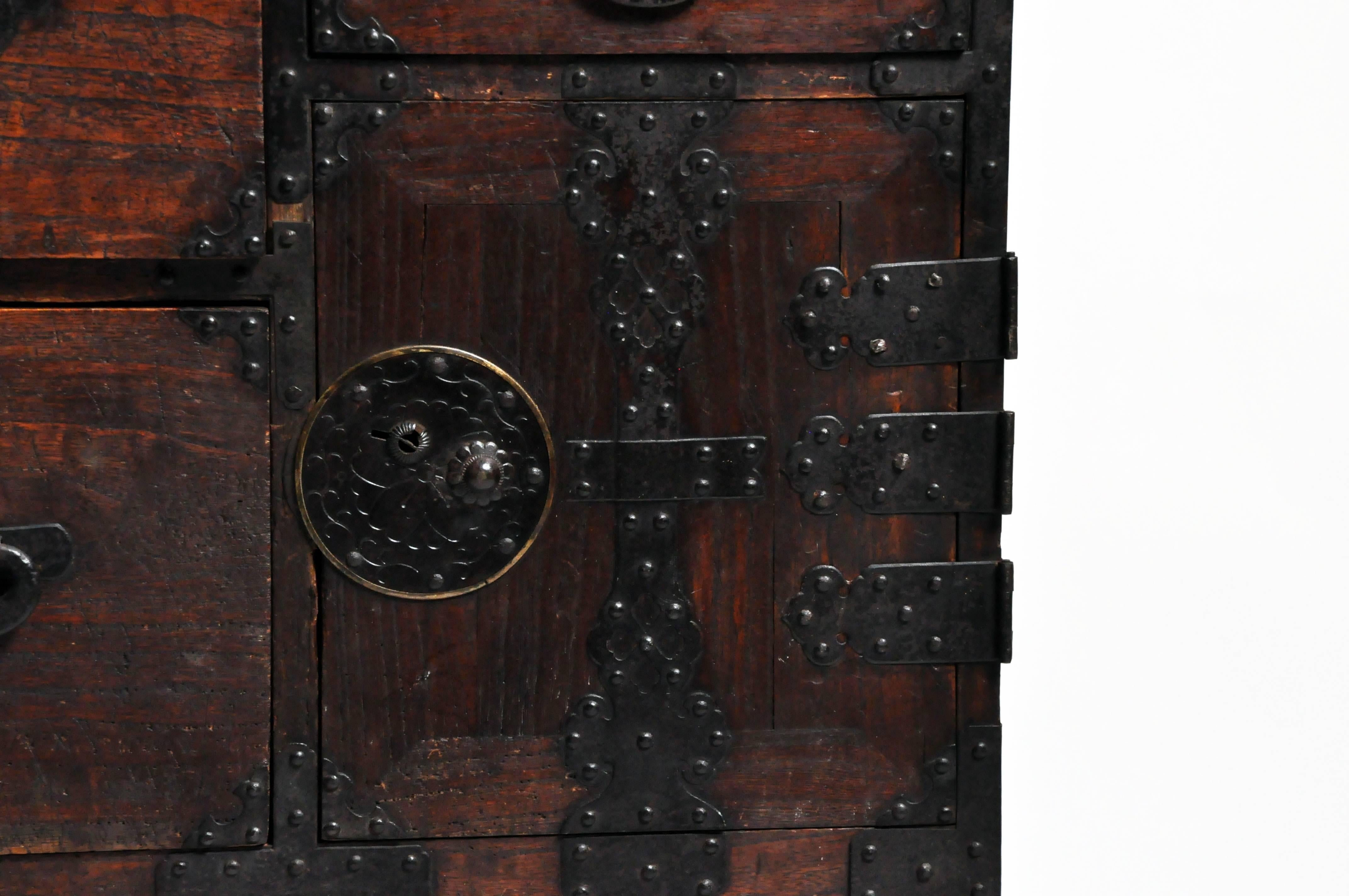Japanese Tansu with Black Color Hardware 5