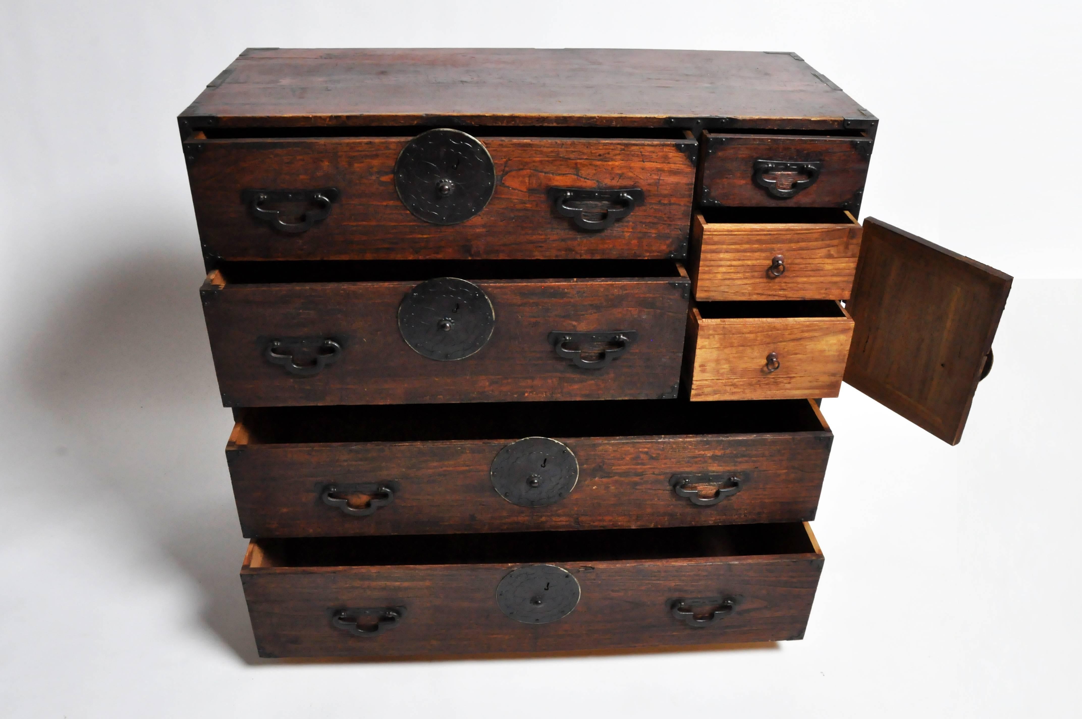 tansu hardware
