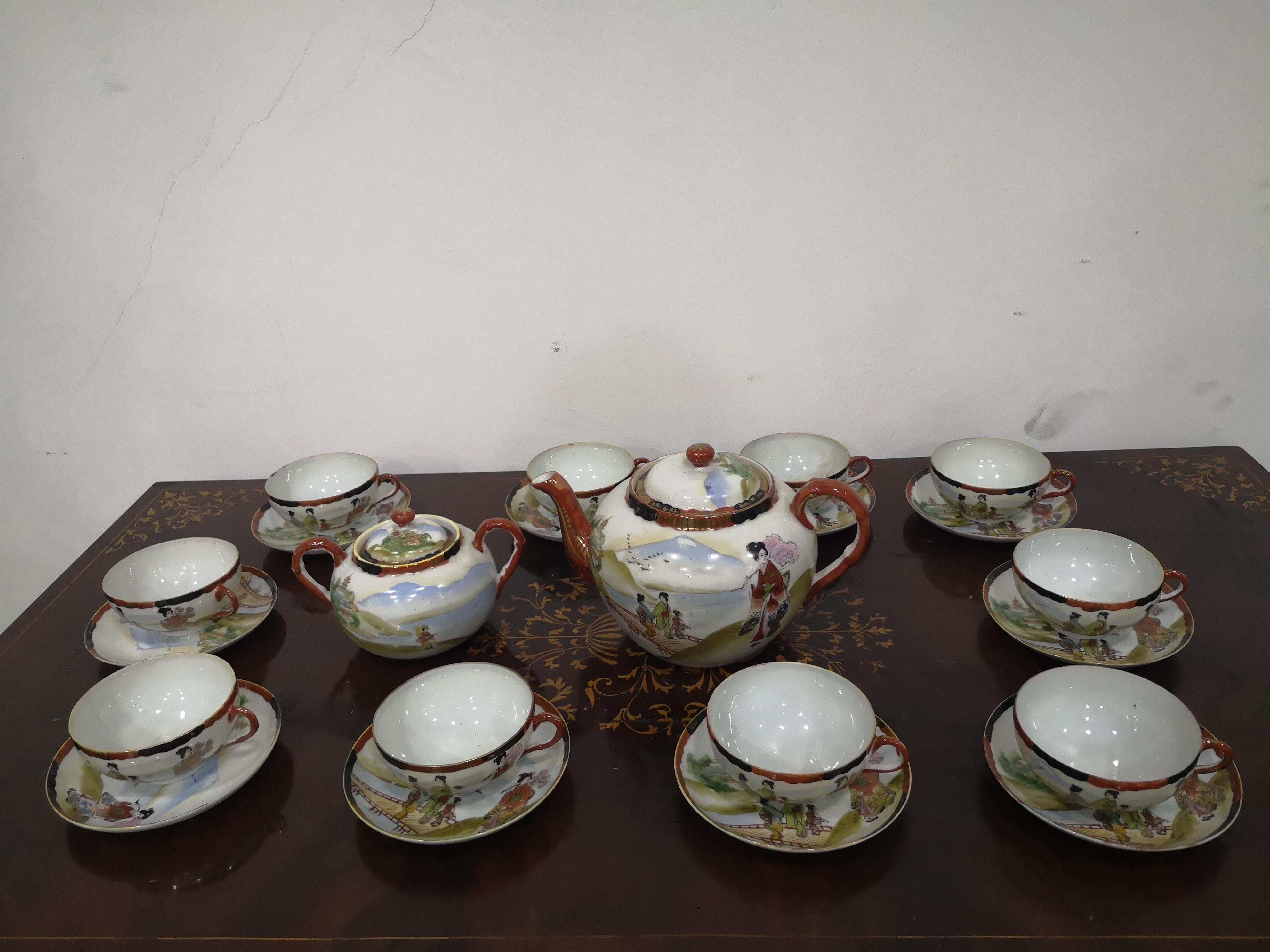 Hand-Painted Japanese tea service for 10 in fine mid-19th century porcelain For Sale
