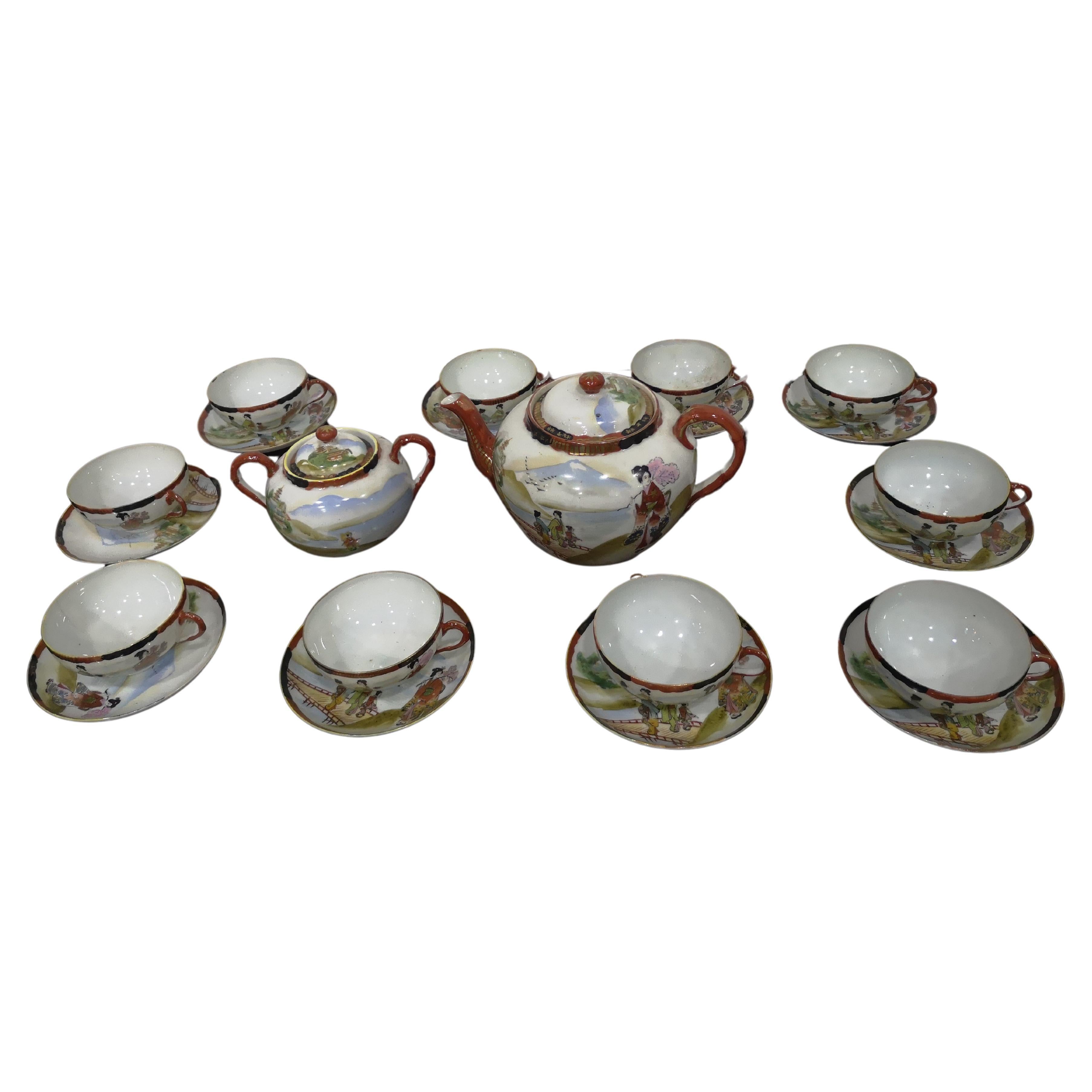 Service à thé japonais pour 10 personnes en porcelaine fine du milieu du 19e siècle