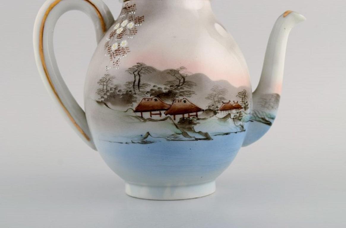 Service à thé japonais en porcelaine peinte à la main, milieu du 20e siècle Excellent état - En vente à Copenhagen, DK