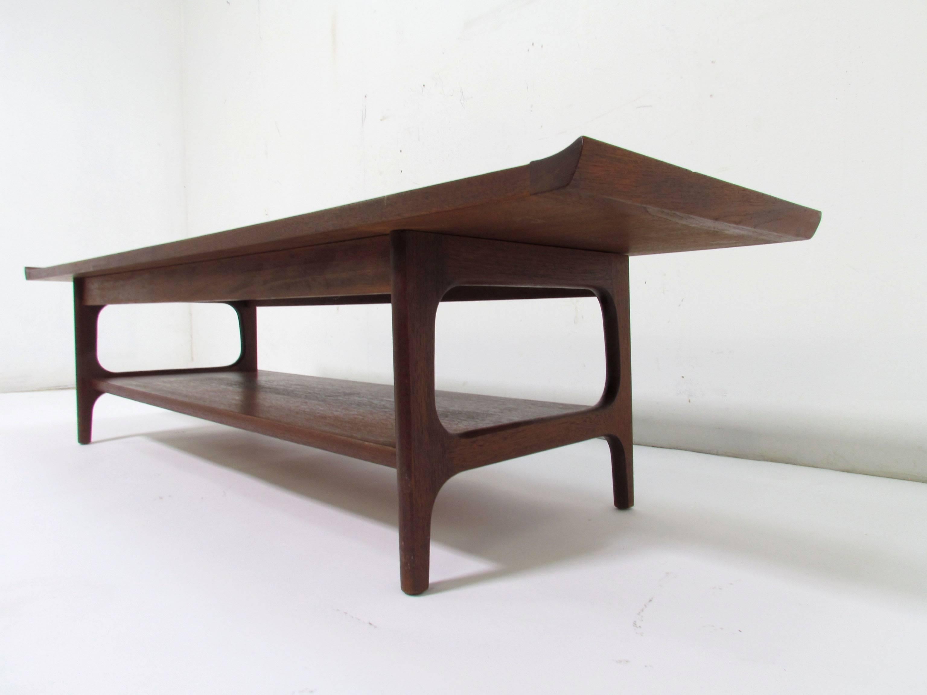 Japanese Teak Coffee Table in the Danish Modern Style, circa 1960s In Good Condition In Peabody, MA