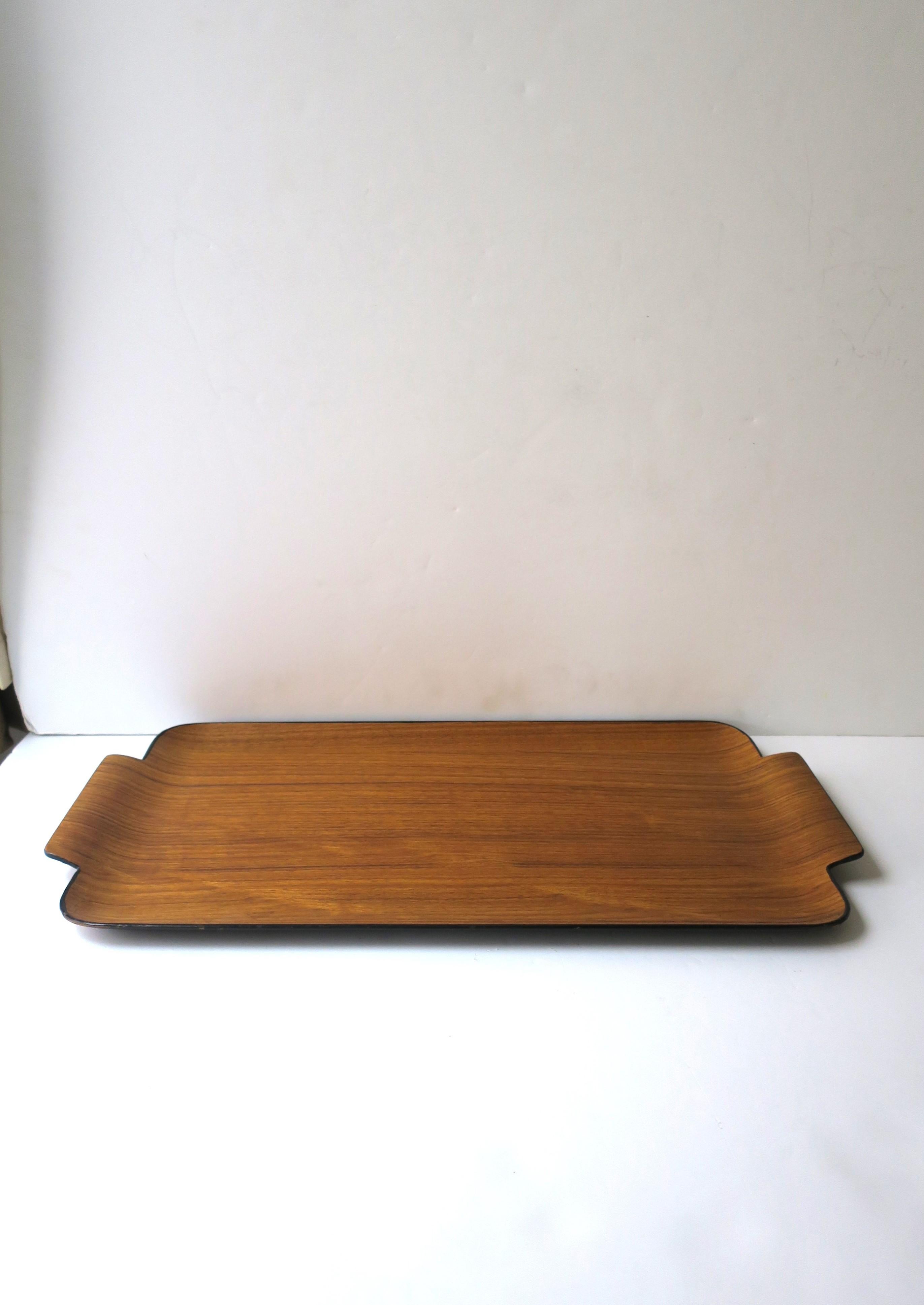 Modernes japanisches Tablett aus Teakholz, minimalistisch (Moderne der Mitte des Jahrhunderts) im Angebot