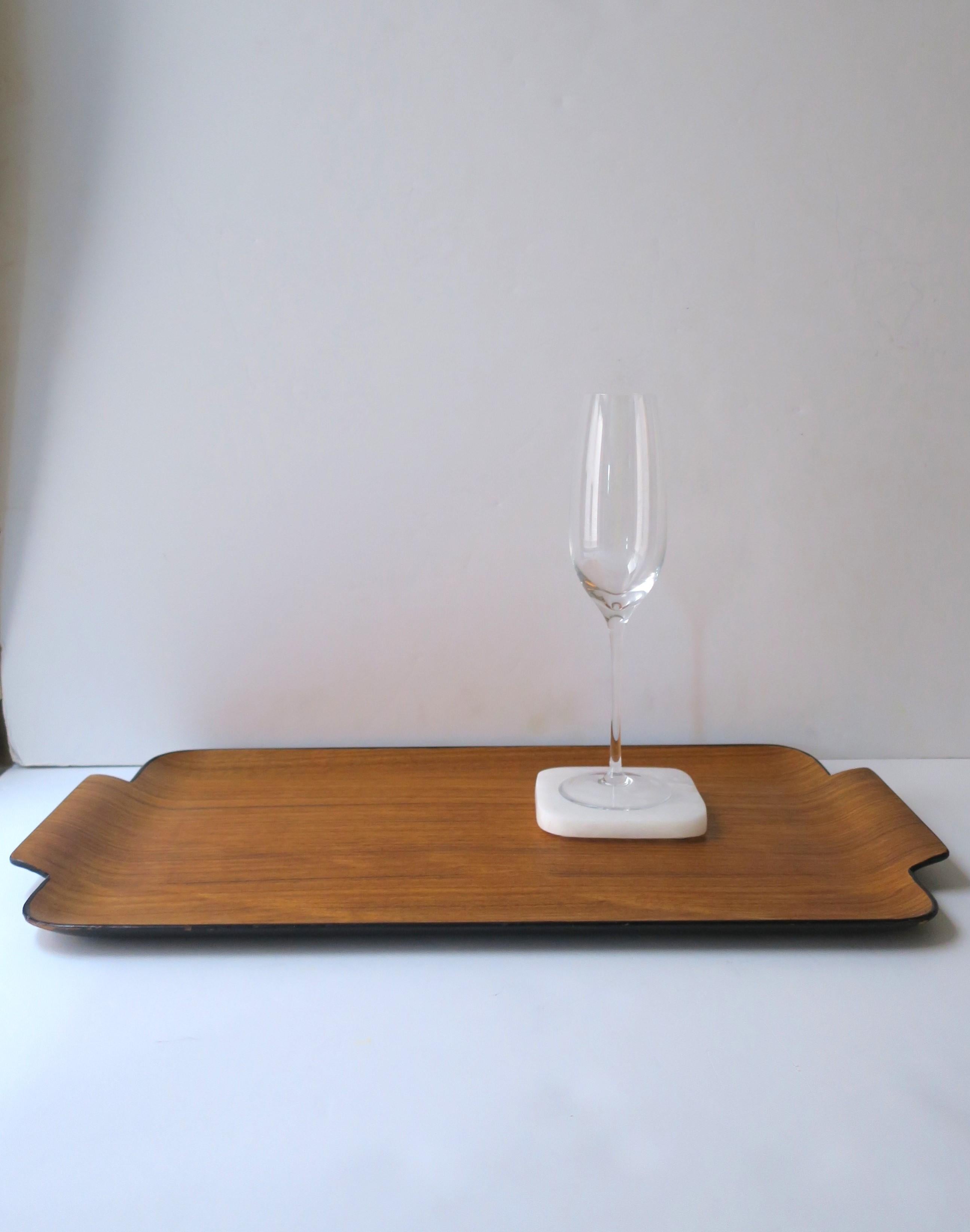 Modernes japanisches Tablett aus Teakholz, minimalistisch im Zustand „Gut“ im Angebot in New York, NY
